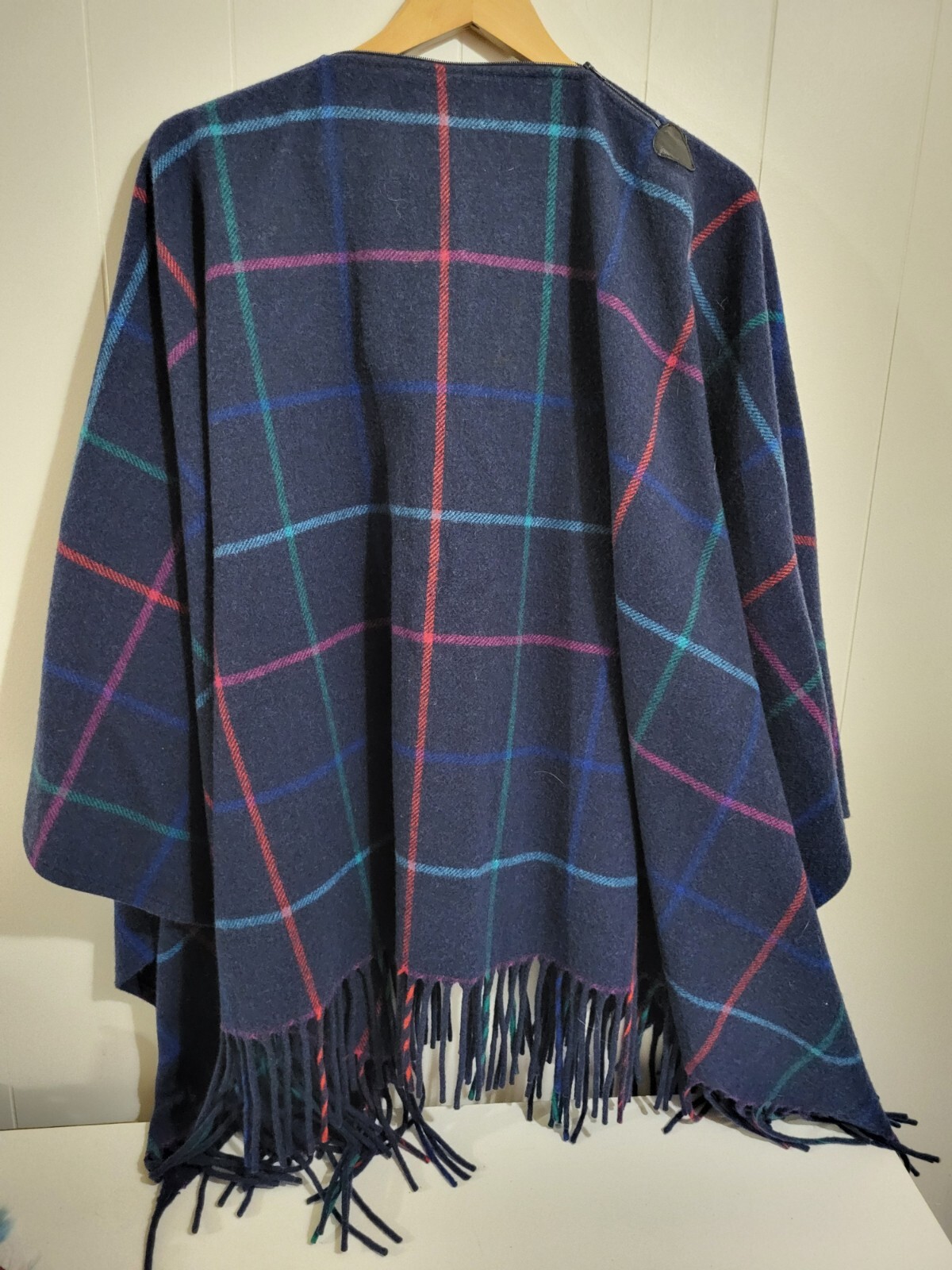 Vtg Pendleton Womans Pancho Navy Plaid 100% Virgin Wool USA Made Classic RARE