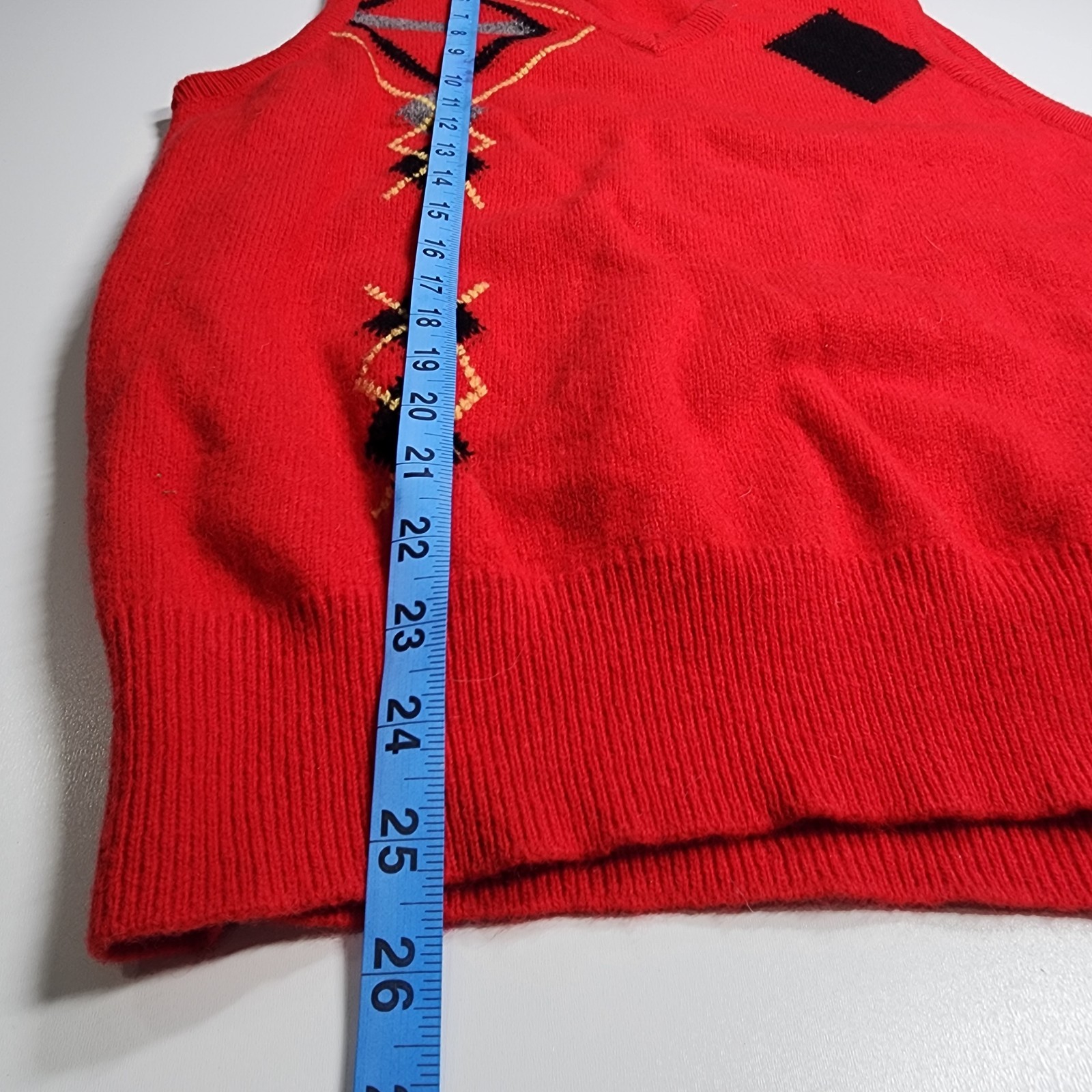 VTG Snowflakes 100% Lambswool Sweater Vest Red Argyle Geometric 42 Fits Small