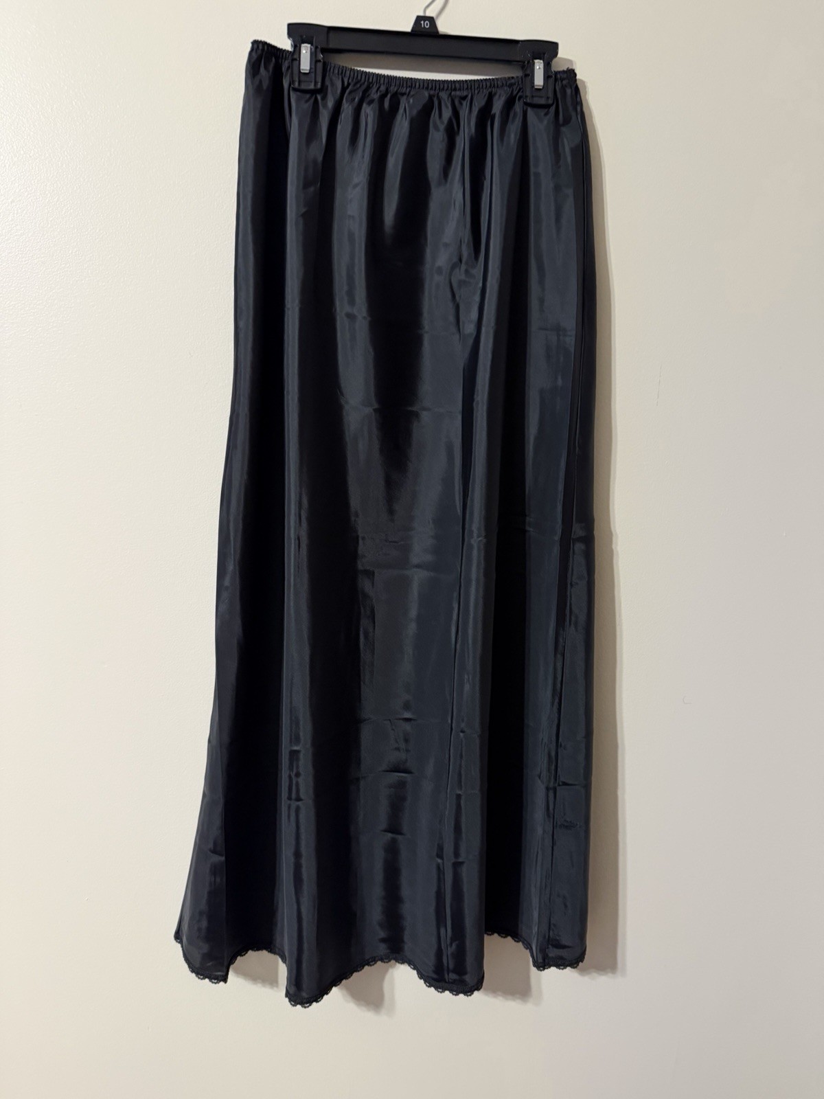 Vintage Warner’s Women’s Black Half Slip Nylon Lace Hem 35” Size Large 55324