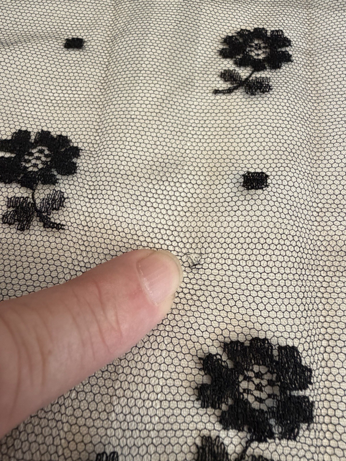 Early 1900s Black Embroidered Silk Chantilly Lace Scarf Table Runner Shawl 20×46