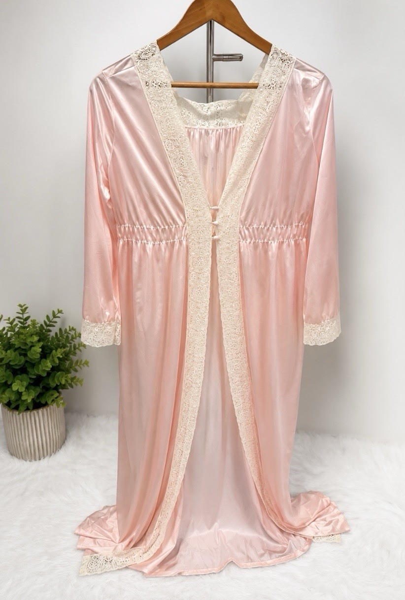 Vintage Pink Robe Long Sleeve Button Front Square Neck Lace Trim