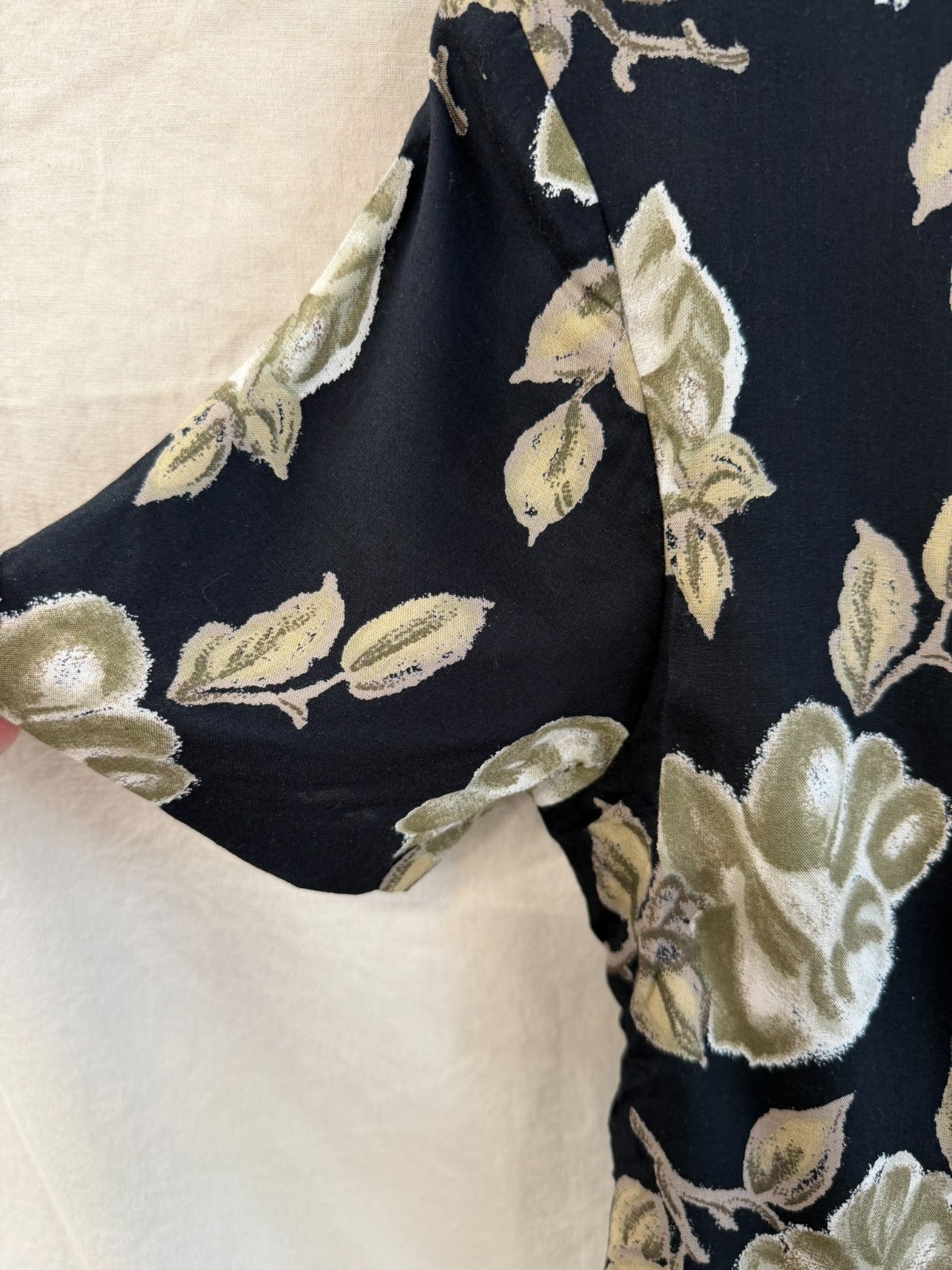 Vintage 1990s Kathie Lee Midi Dress Black Base Beige Floral Size 7/8