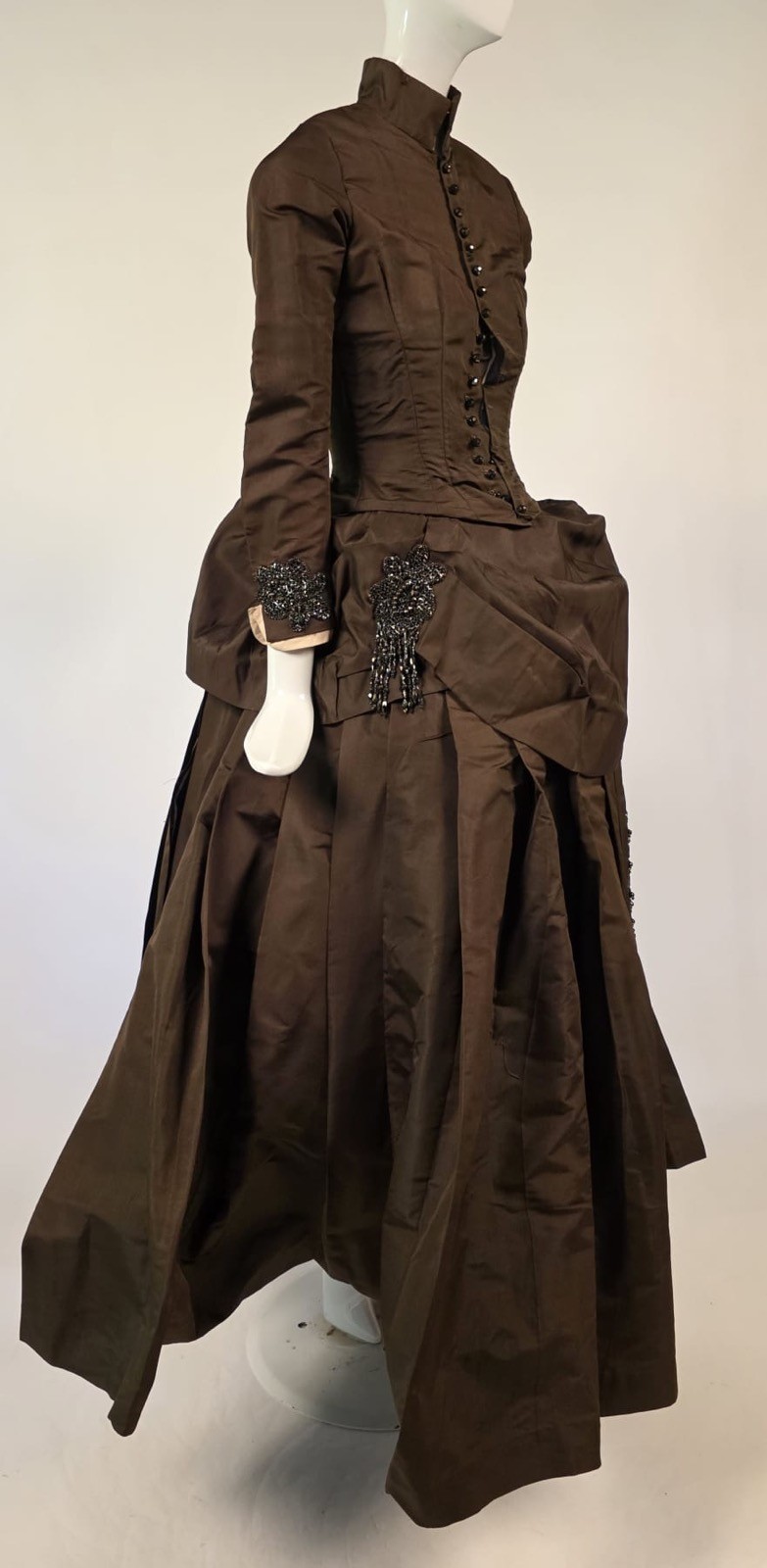 VICTORIAN 1880’S 3 PC BROWN SILK BUSTLE DRESS W BEADED TRIM + FULL VOLUME SKIRT