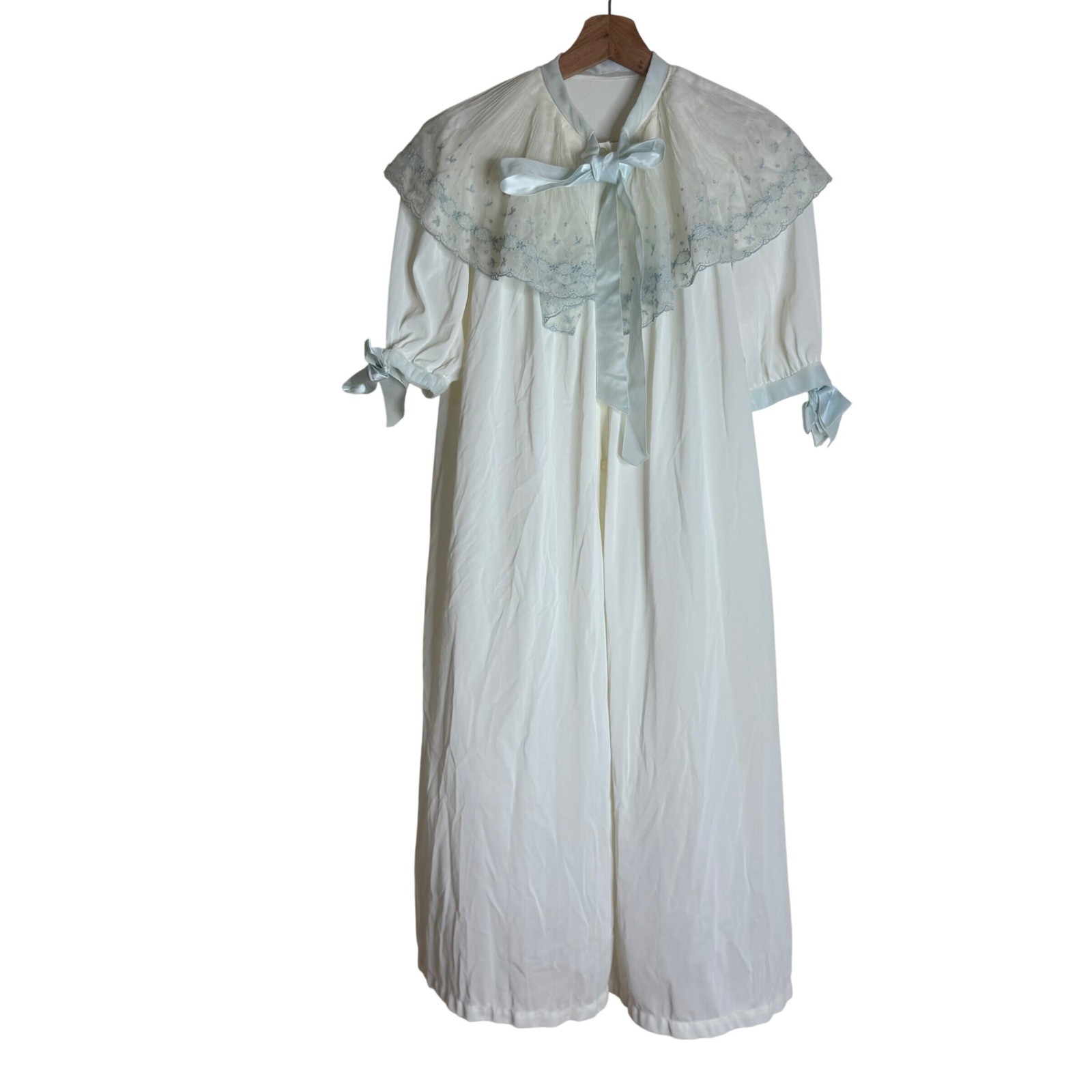 Chevette Nightgown Women&rsquo;s Vintage Embroidered Lace Cape Collar White Size P