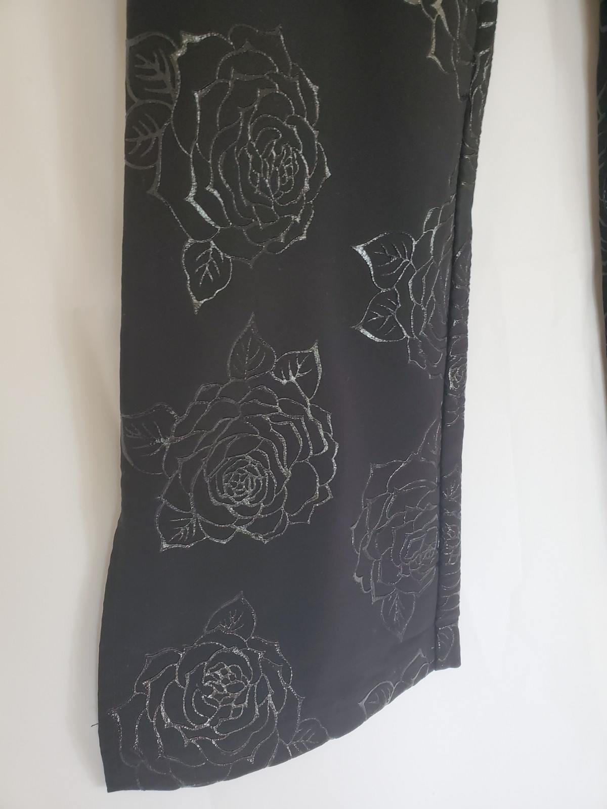 🕊STAR C.C.C.🕊 Black Embossed Rose Print Gothic Design Vintage Jeans Sz 7 🌹