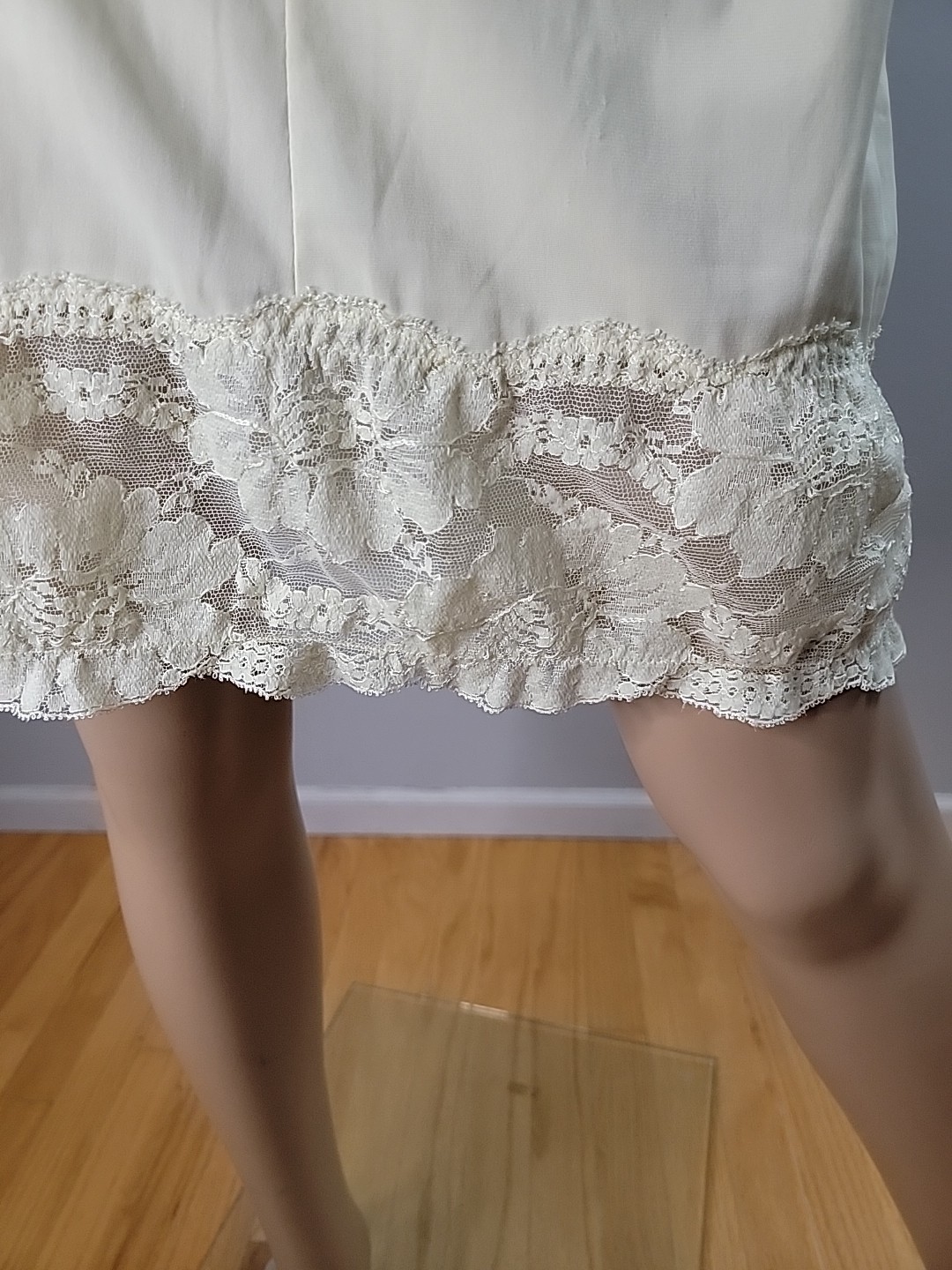 Vintage Charmode 100% Nylon Pillowtab Yellow Half Slip Lace Detail Size Small