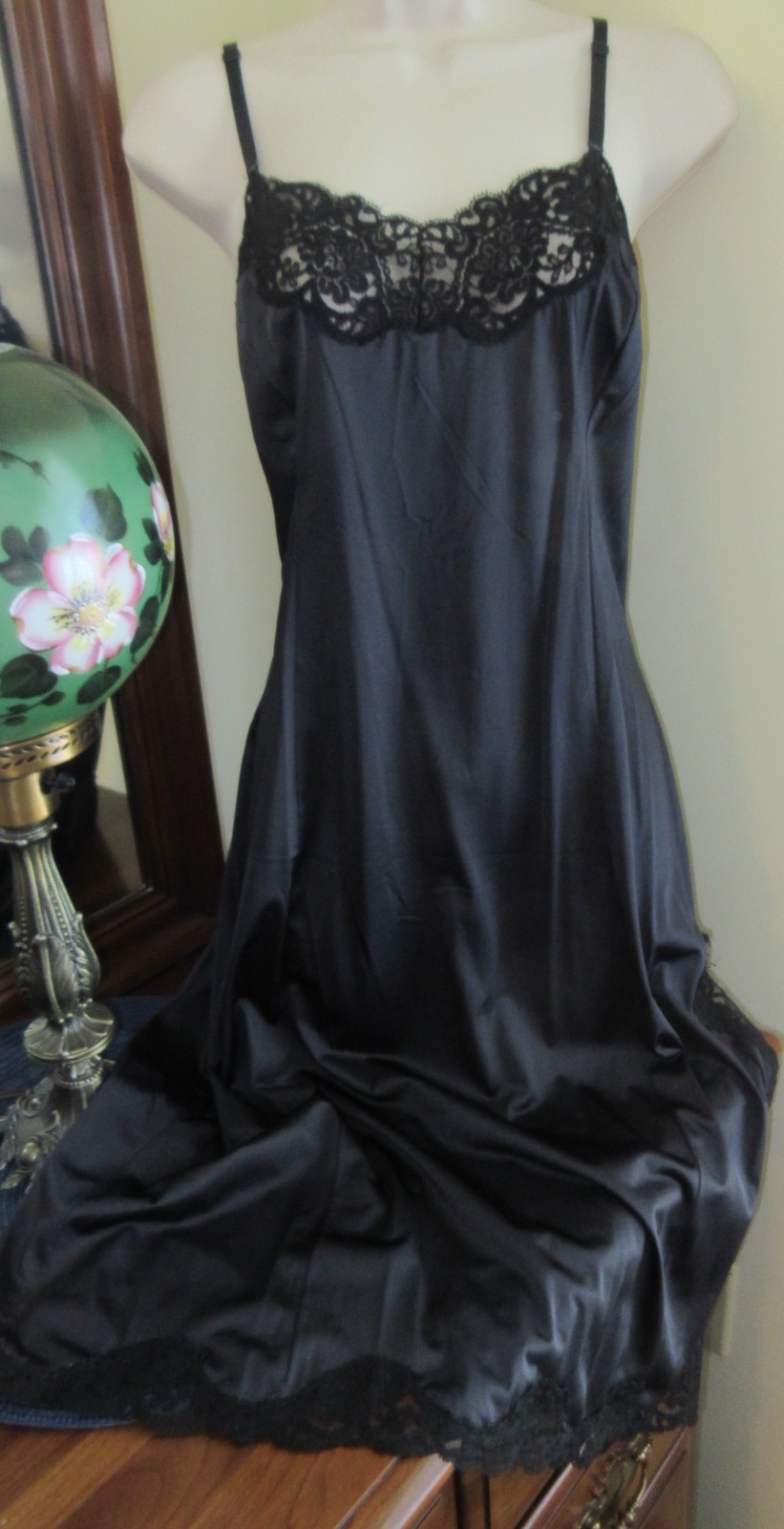vintage size 36 WONDER MAID UNION MADE BLACK 14&Prime; LACE slit NYLON full slip GOWN