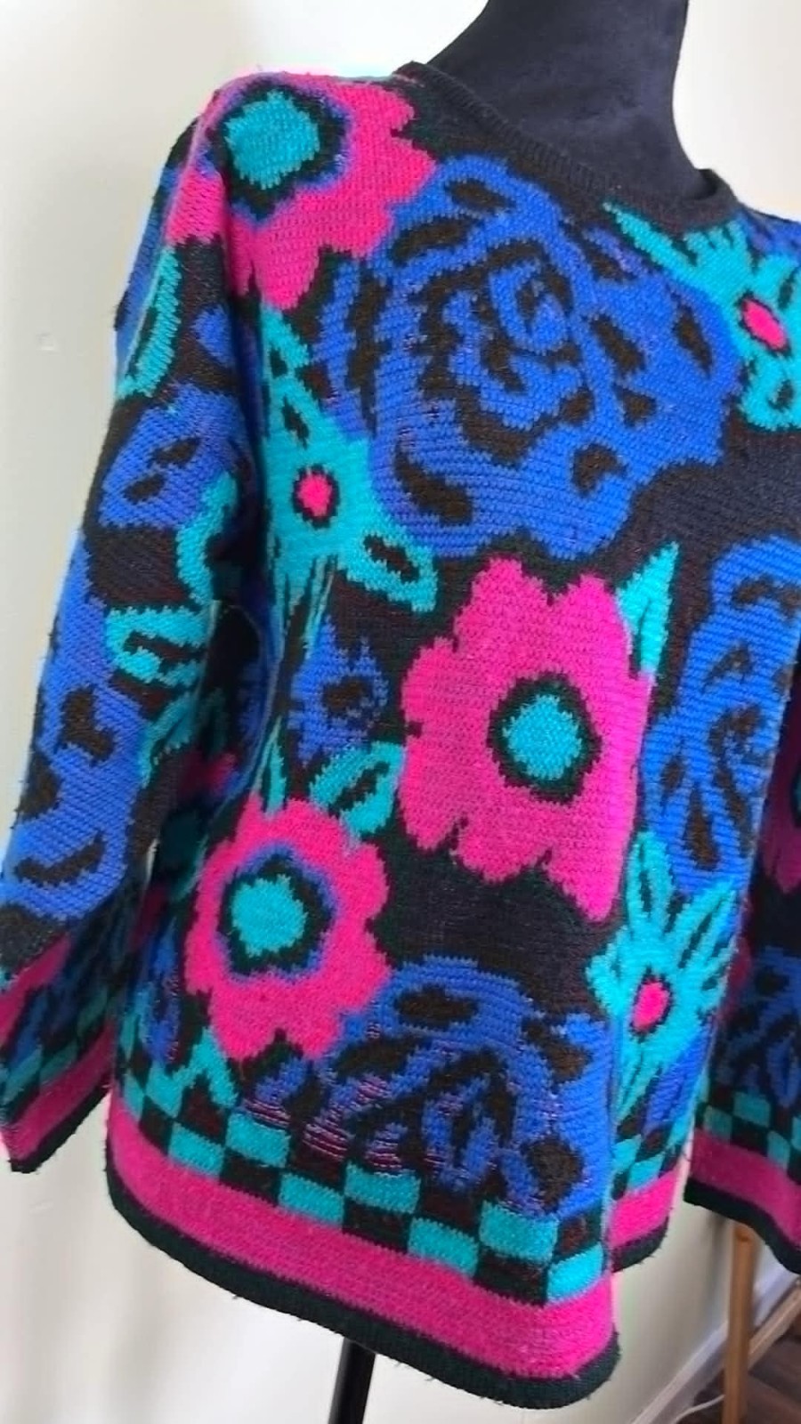 VTG 80s Reference Point Bold Floral Sweater SZ M Neon Magenta Boxy Retro Cosby