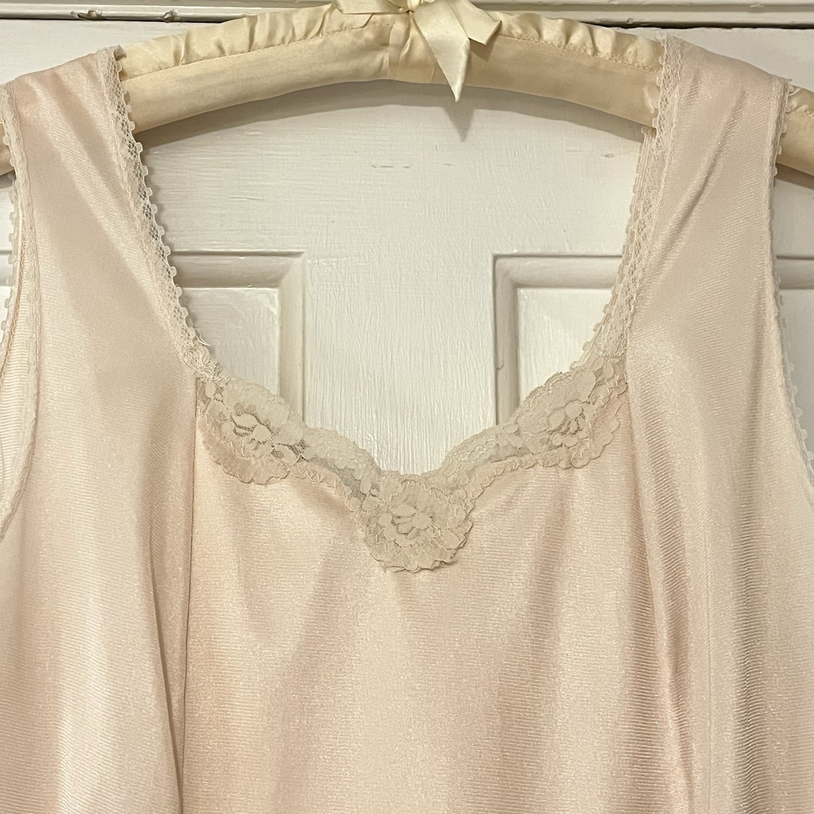 Vintage 1950s-60s Plus Size Light Peach Nightgown Size 40