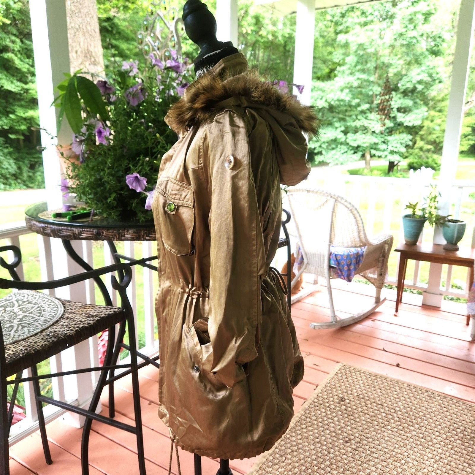 La Rok Luxe Windbreaker Jacket Lightweight, Gold, Med. – Vintage Y2K- Hood Lined