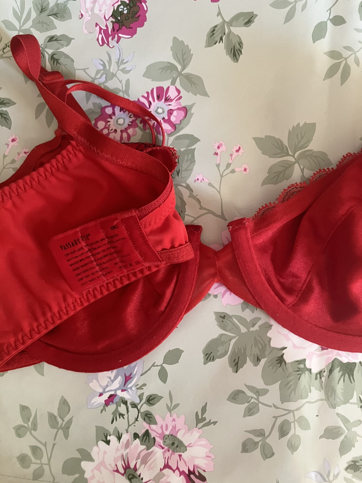 Vassarette 36C, 36D, 38C OR 36D Underwire Bra Floral Lace