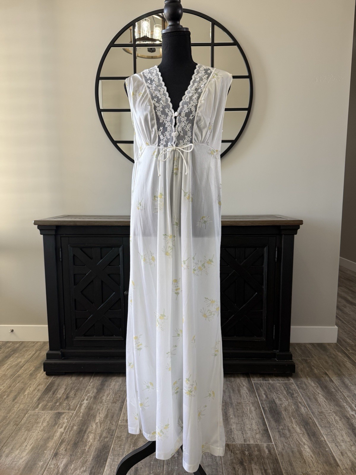 Vintage Daisy Nylon Nightgown Lace Maxi Empire Cottagecore Gilead Large