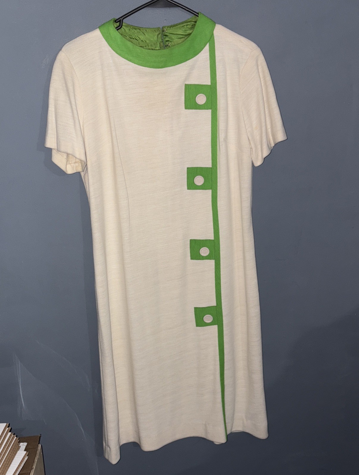 Vintage 1960’s Mod Style Knit Shift Dress Cream & Lime Green Size 16