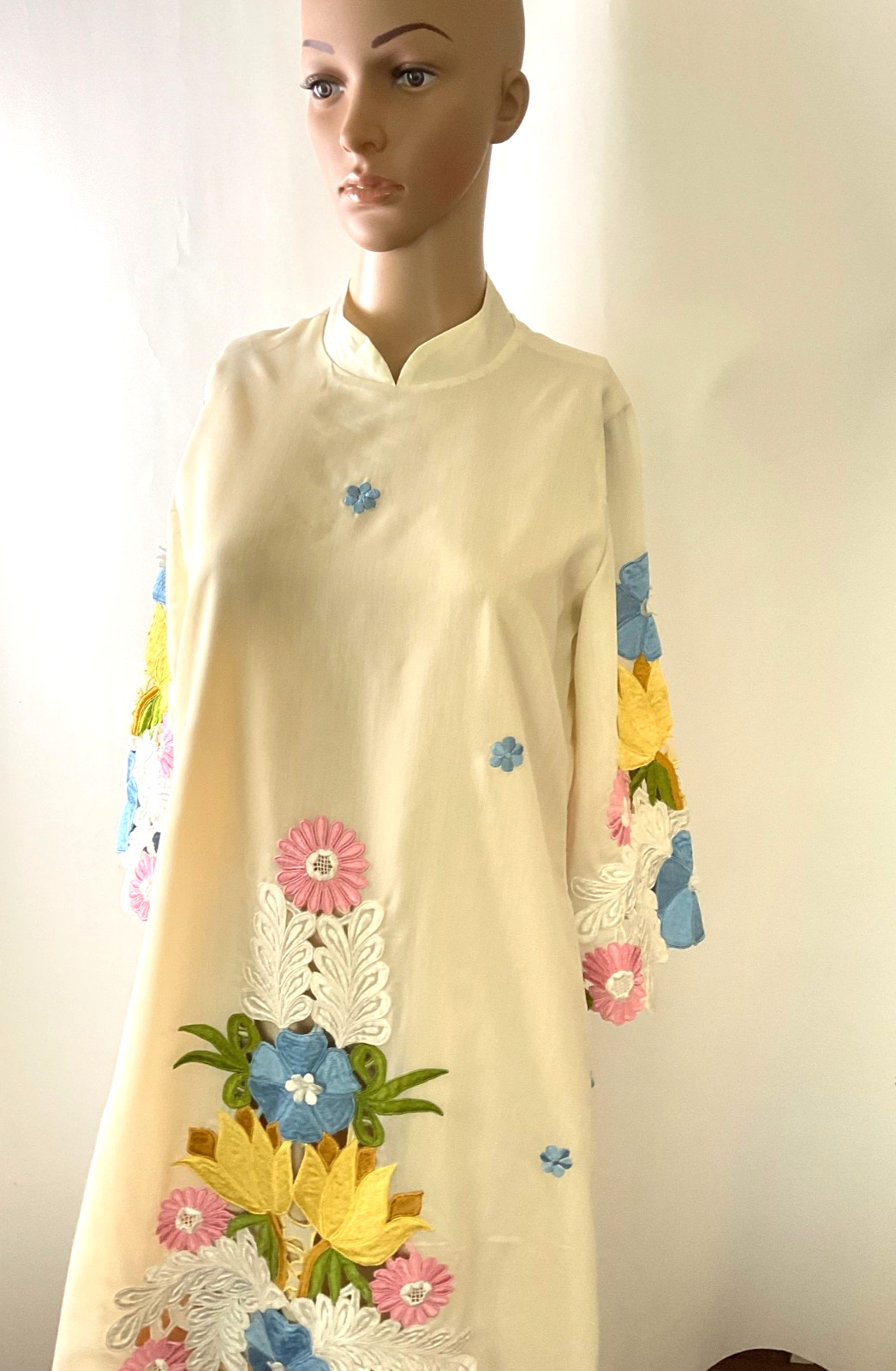 1960’s vintage Qipao gown by Macelli, beige; heavy cutwork, S size.