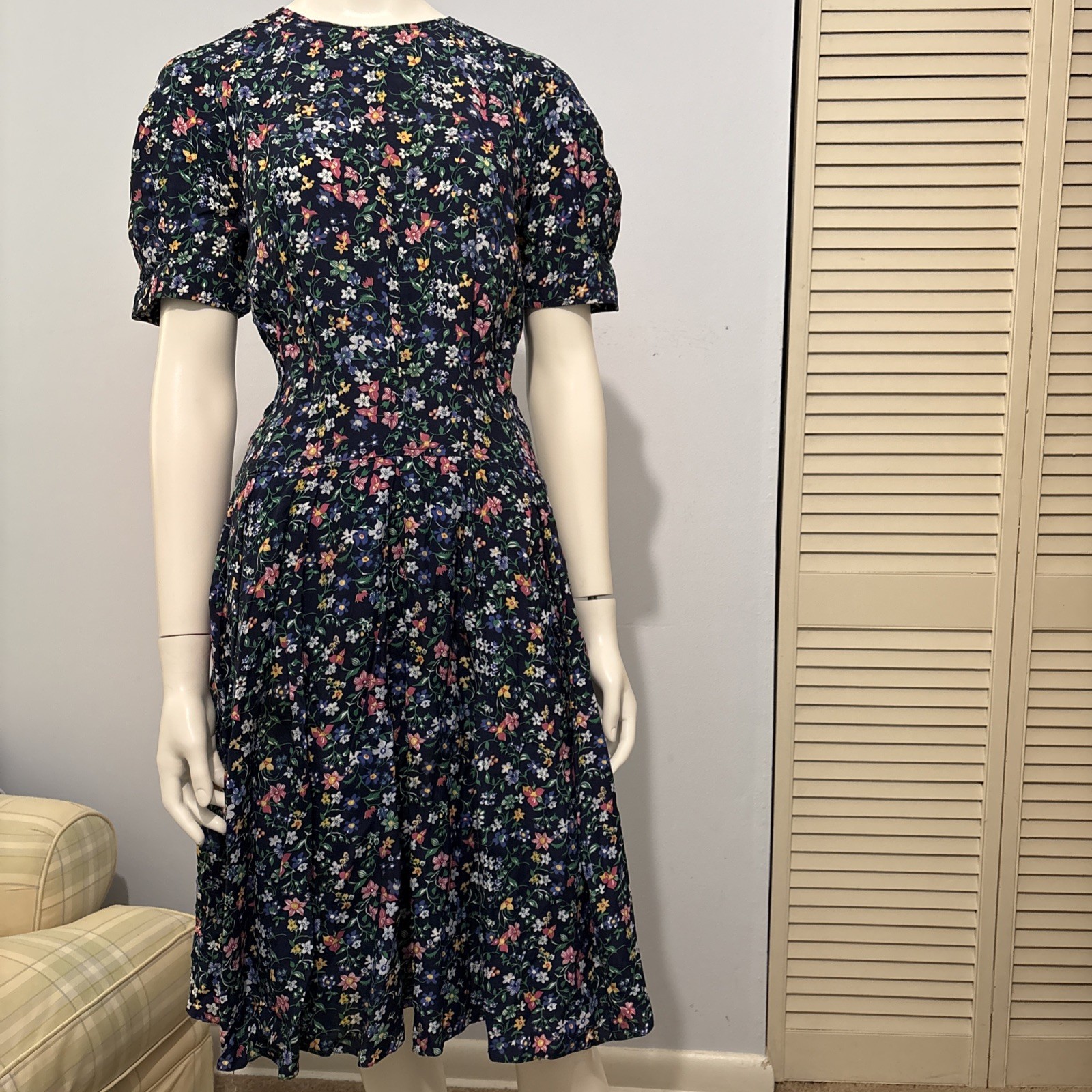 Vintage Maggie London Dress Navy Pretty Flowers Button Zip Back Rayon Sz 10