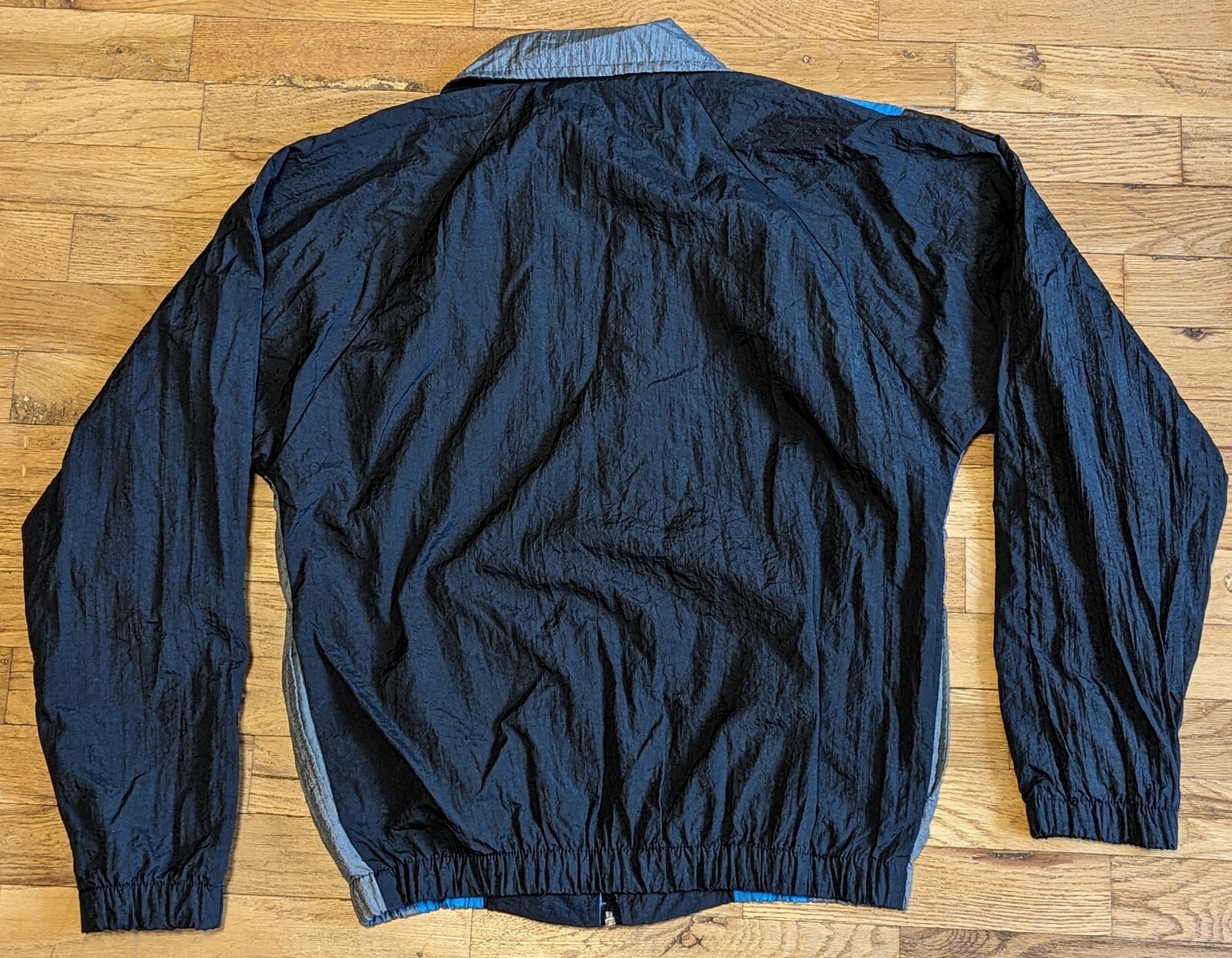 Vtg WINDBREAKER Brand Nylon Jacket – SMALL – 90s Activewear Travel Outdoor Gym