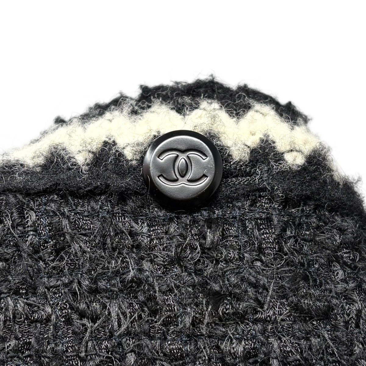 CHANEL Vintage 98A Tweed Jacket Top CC Logo Button #36 Black White Polyester
