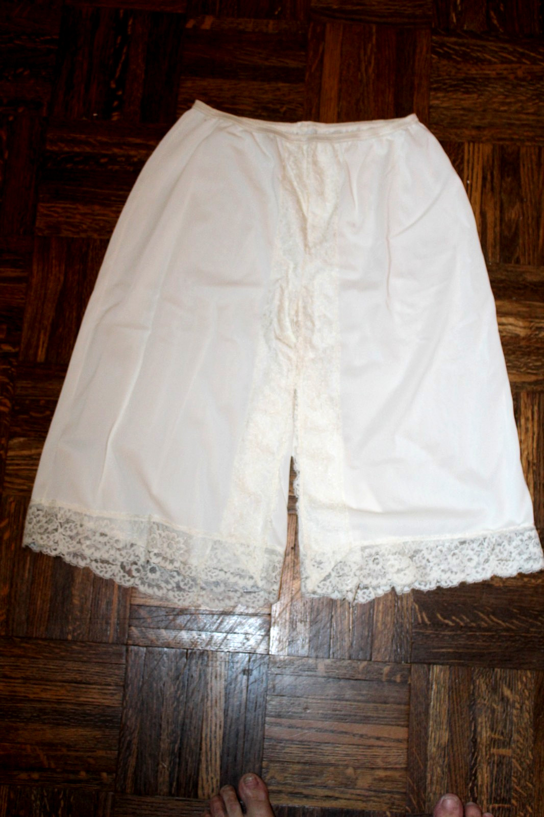 Vintage Ivory w/ Lace Inserts Tap Pants Petticoat Petti Pants Size S-M