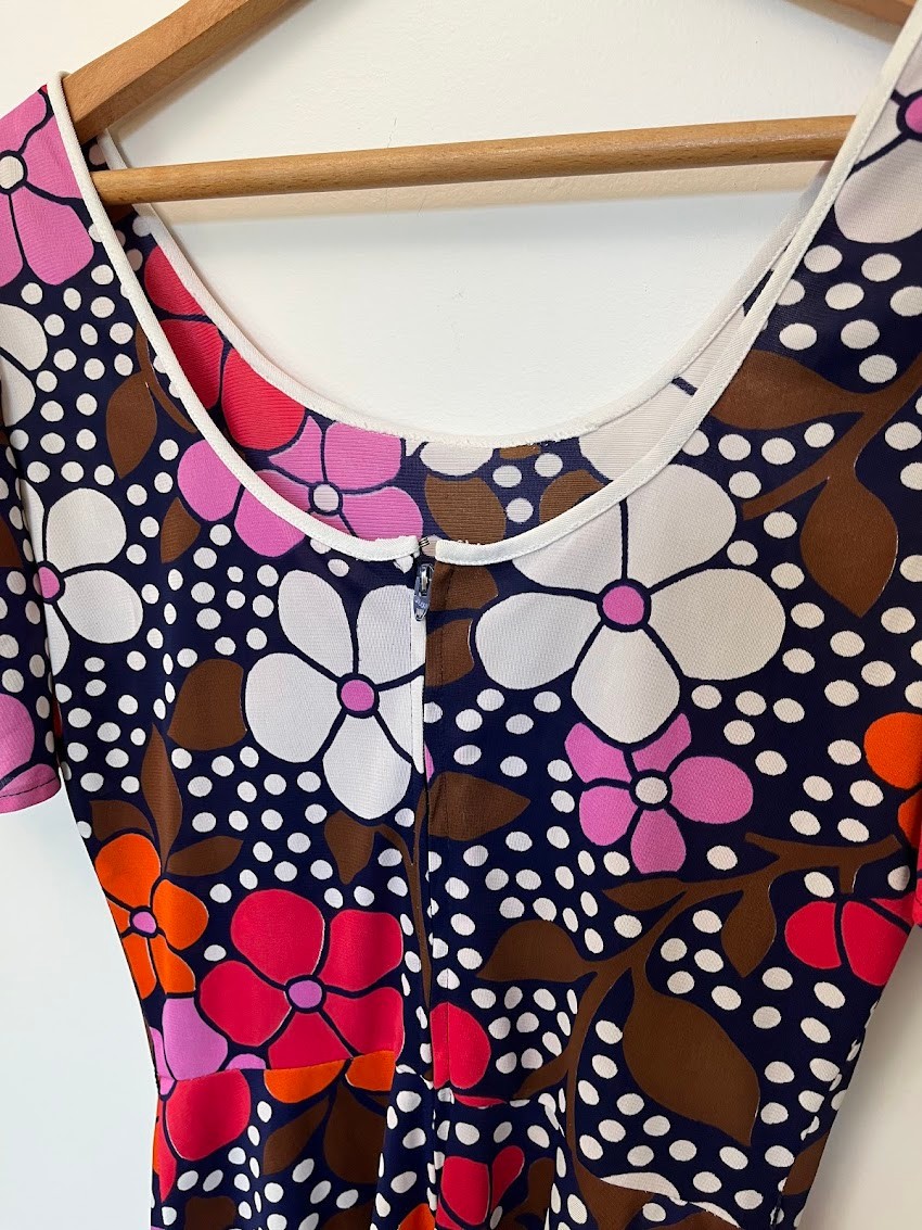 Vintage 1970s Groovy Floral Mini Dress Pop Art Mod Retro Warhol Print XS/S