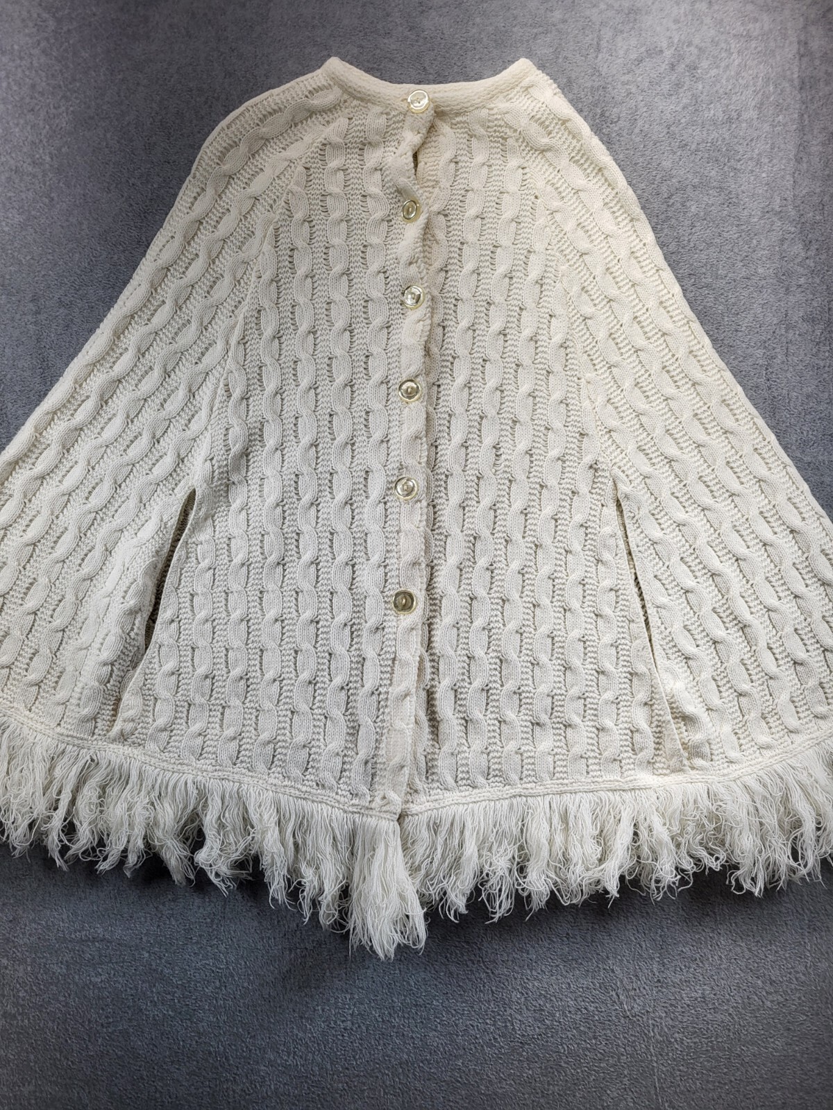 VTG Montgomery Ward White Cable Knit Poncho Button Shawl Fringe No Size Tag