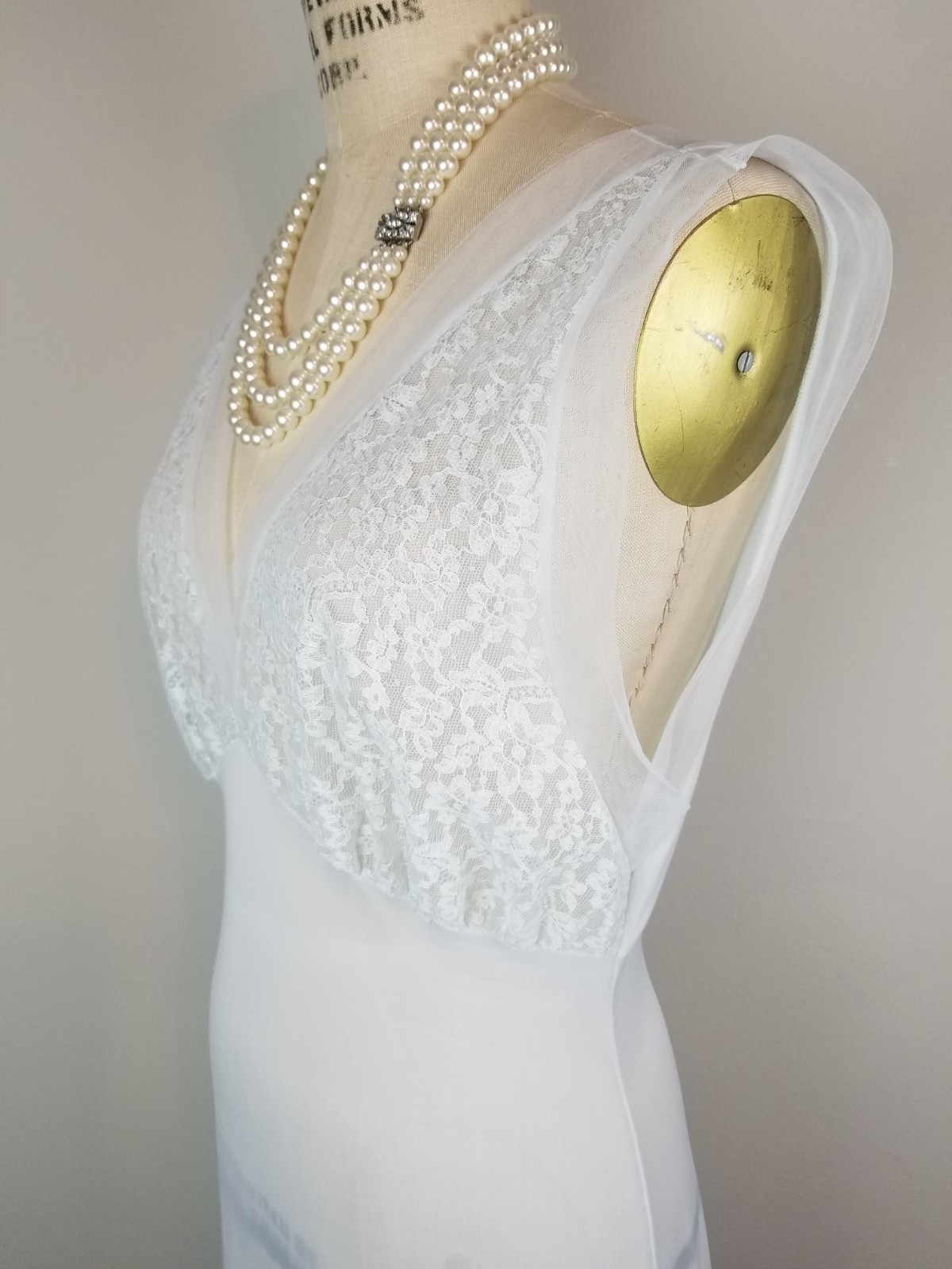 Vintage 1950&rsquo;s Glamorous Powder Blue « Myth » Nightgown Van Raalte Bust Size 34~36