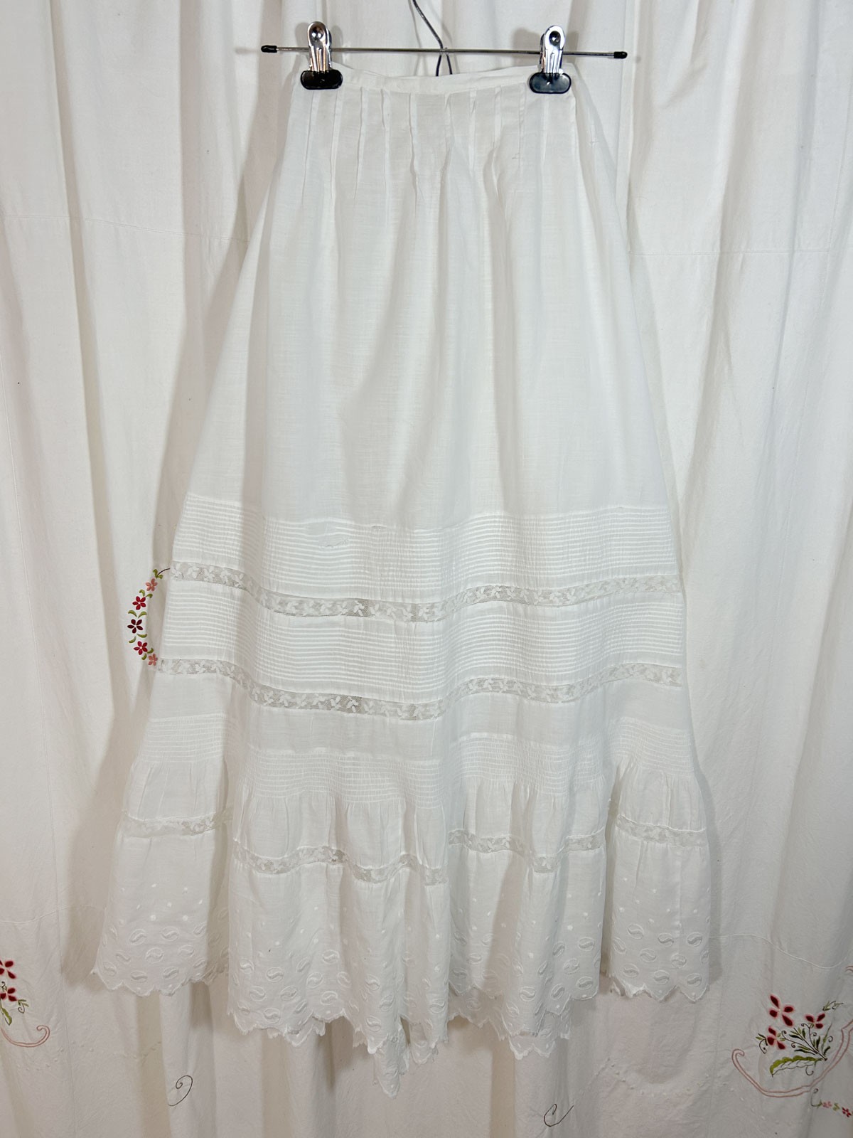 Antique Vtg Edwardian White Lawn Cotton Petticoat Pintucks Lace 20&Prime; Waist 2XS