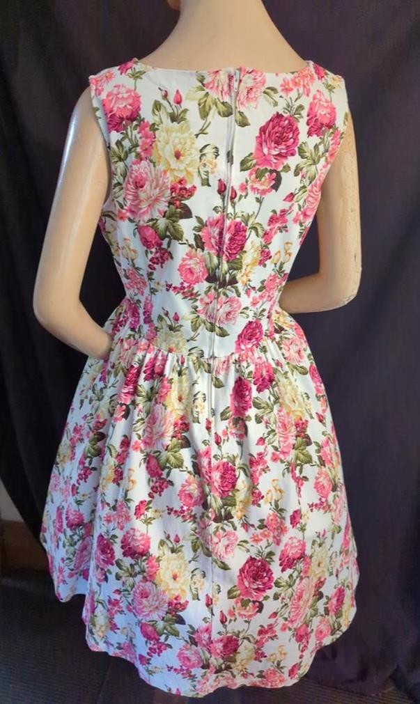 1980&rsquo;s-50&rsquo;s VINTAGE STYLE COTTON BLEND FLORAL LINDY BOP FULL DRESS-38&Prime; BUST
