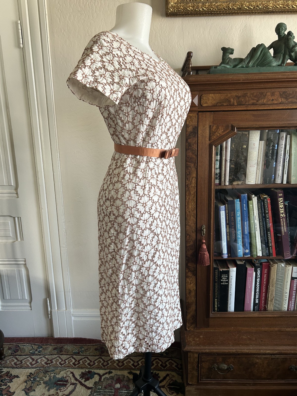 Vintage 1950s 60s White Wiggle Dress Copper Cotton Embroidery Belted Sheath M