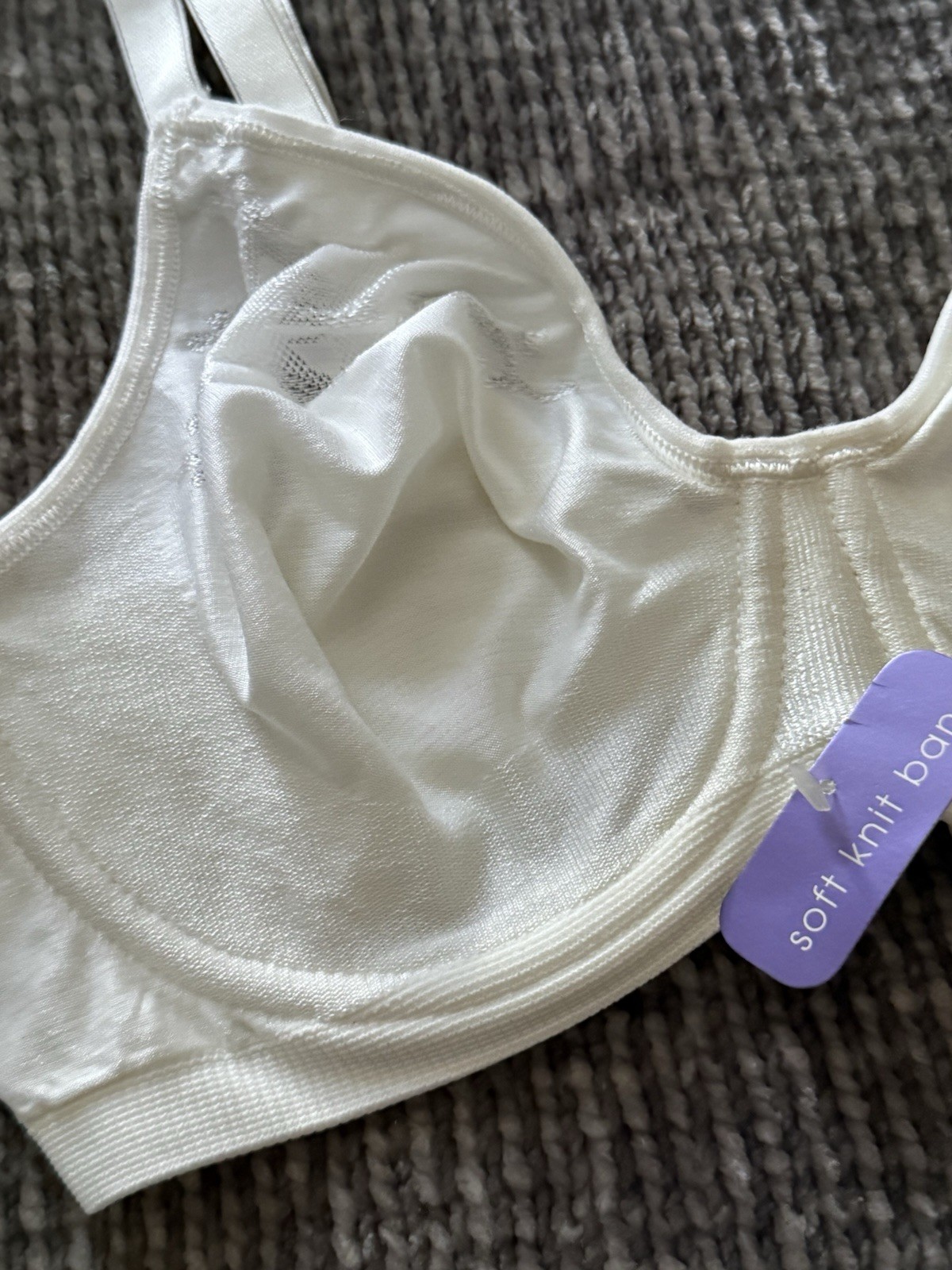 NWT 2001 Vintage BARELY THERE Body Revolution Seamless Underwire Bra 34C NOS