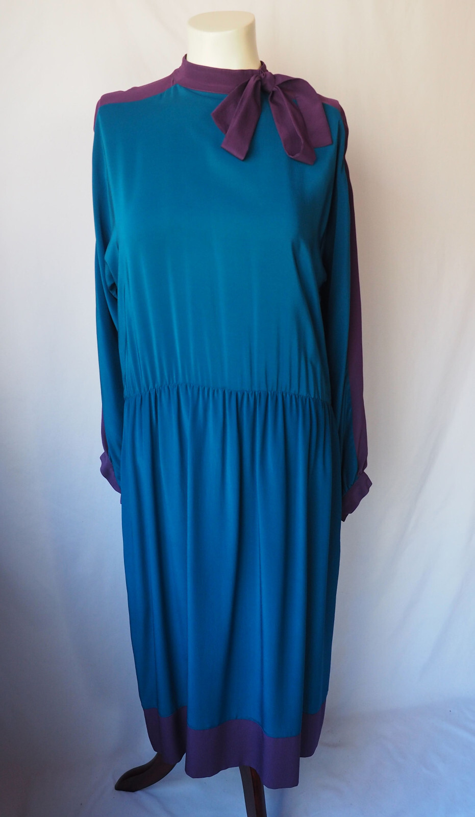 Vintage Royal Silk Long Sleeve Midi Dress Tie Neck Two Tone Blue Purple Size 8