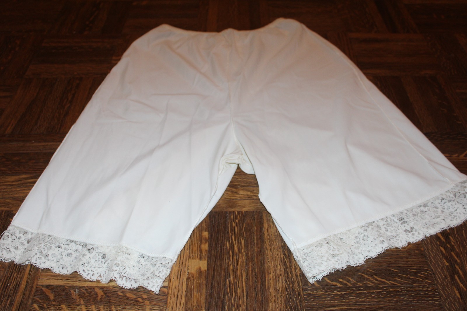 Vintage Ivory w/ Lace Inserts Tap Pants Petticoat Petti Pants Size S-M