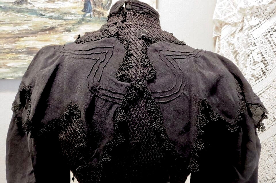Antique 1890s Bodice Jacket Victorian High Neck Black Silk Ivory Lace Boned 30&Prime;B