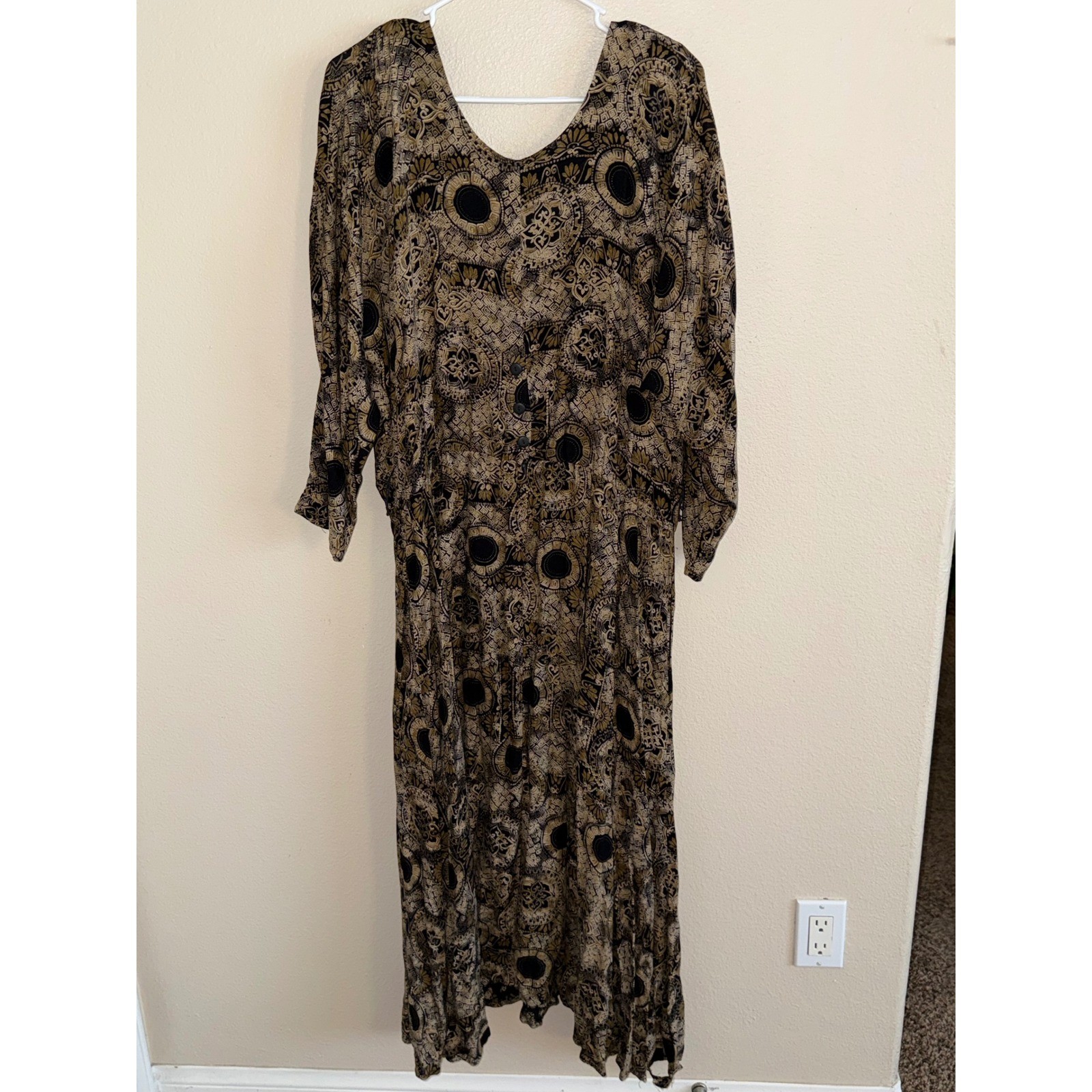 Rabbit Rabbit Rabbit Designs Vintage Midi Dress Gold Black Medallion Print (16)