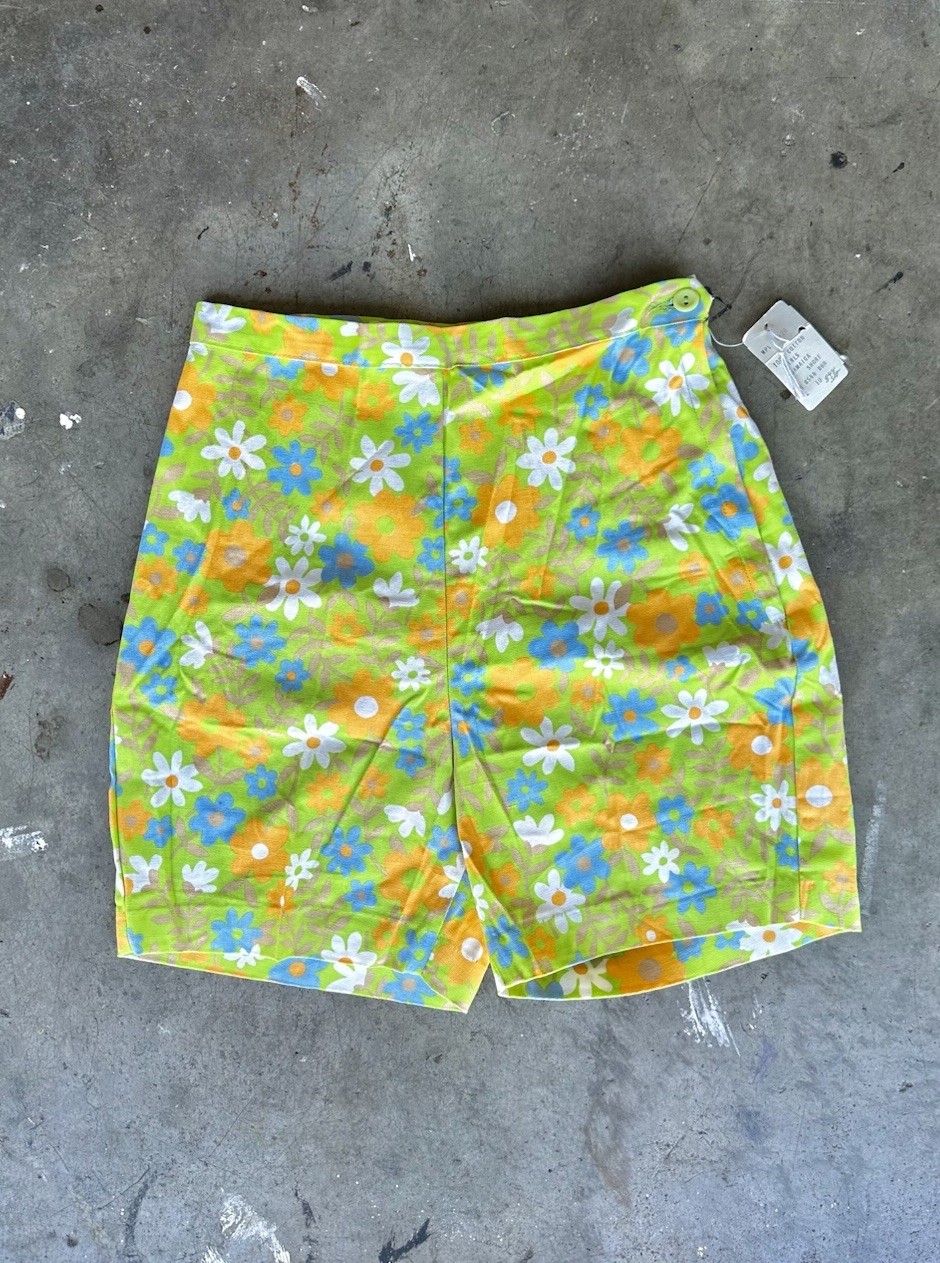 RARE VTG 60s Little Lady Wrangler Deadstock Jamaica Shorts Neon Daisy