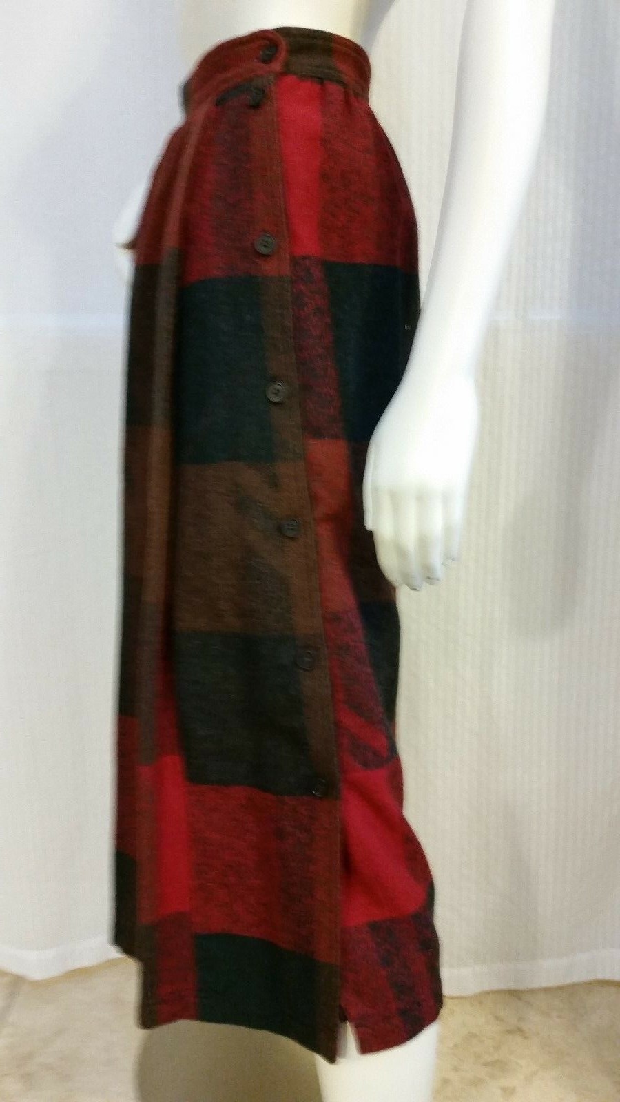 Vintage RAFAELLA PLEATED PLAID SIDE BUTTON SKIRT – Red Brown – Waist 28 in.