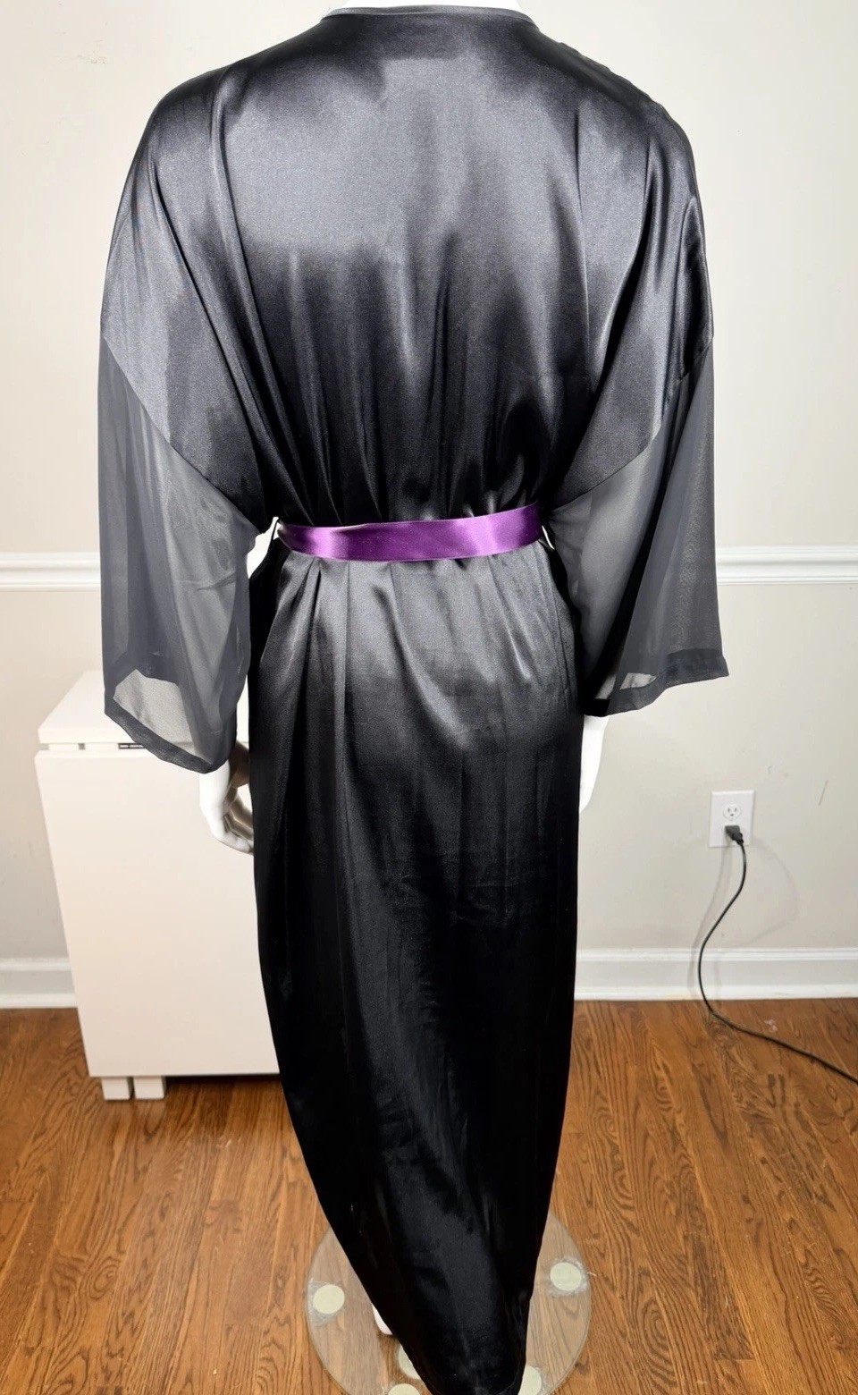 VTG beaded Expressions California Dynasty XL Kimono Style Robe Goth Black Satin
