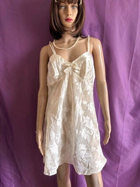 VTG FREDERIQUE BABY DOLL IVORY FLORAL LINGERIE SZ M