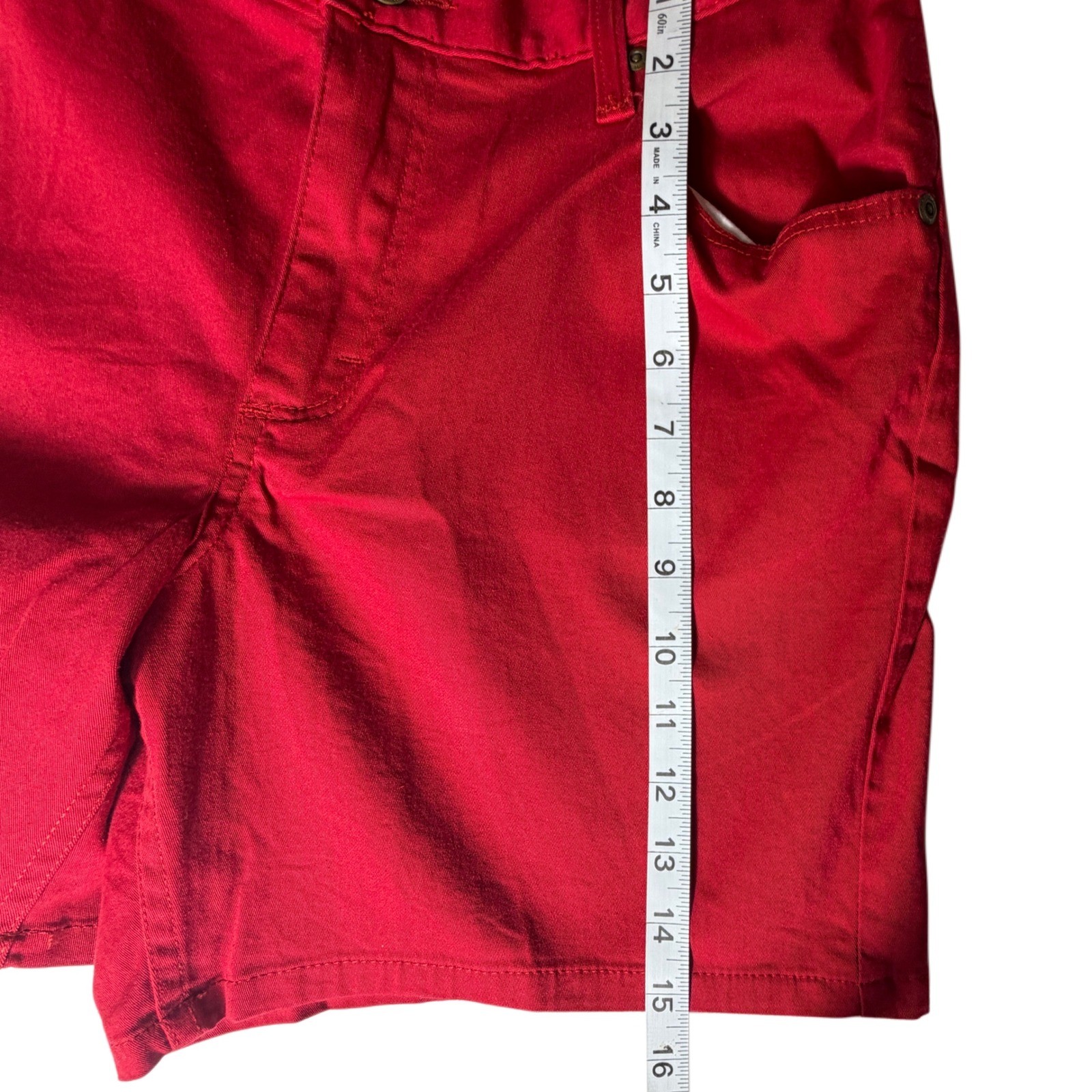 Vintage Wrangler Blues Red Denim Shorts – Women&rsquo;s Size 8 AVG