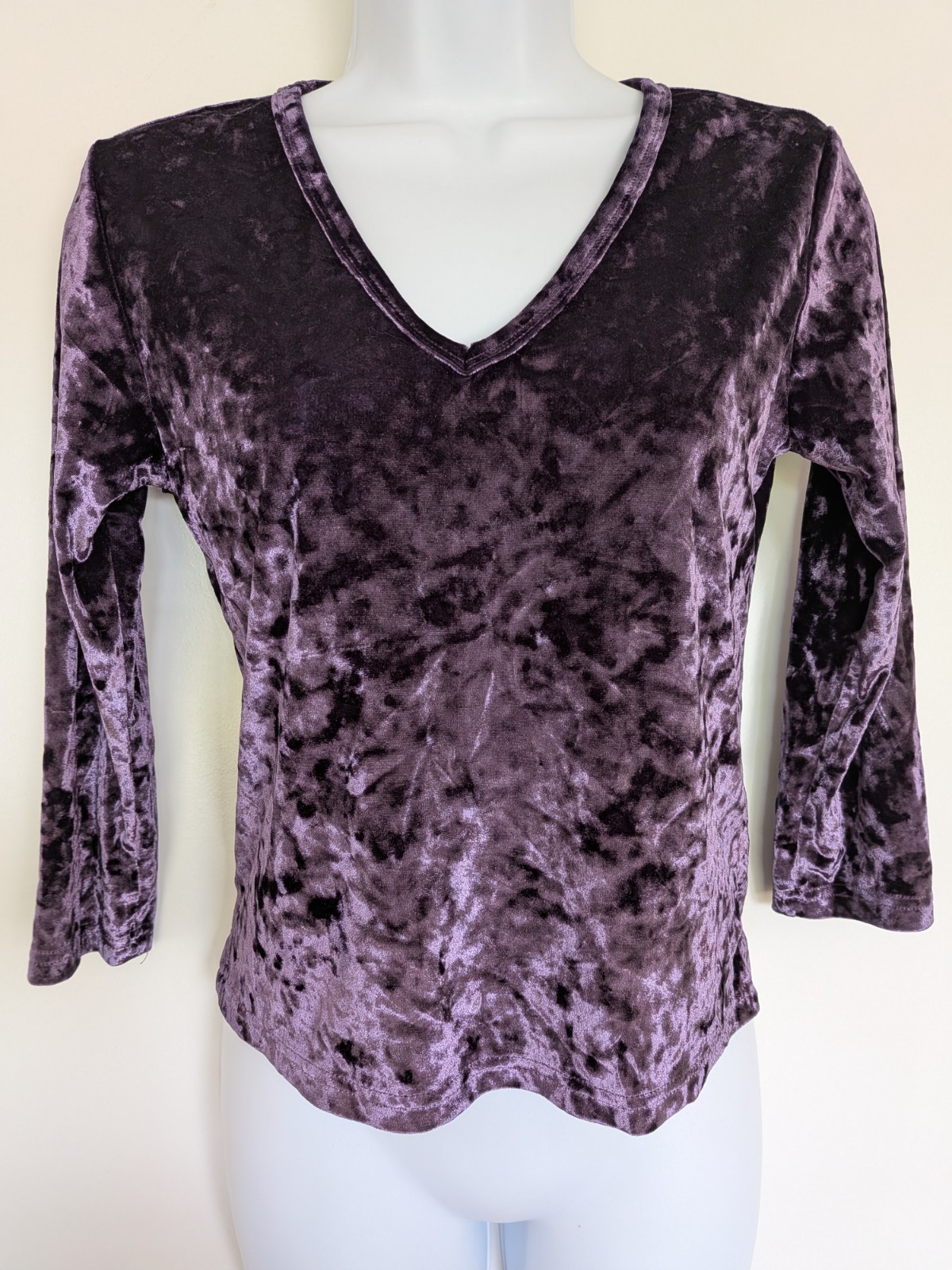 Vintage 90s Y2K dark purple crushed velvet V-neck 3/4 sleeve top Aqua Blues USA