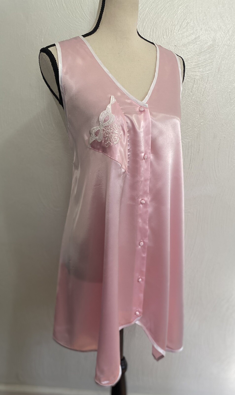 Gilligan O&rsquo;Malley Women’s Pink Satin Silky Nightgown Vintage 90’s Medium