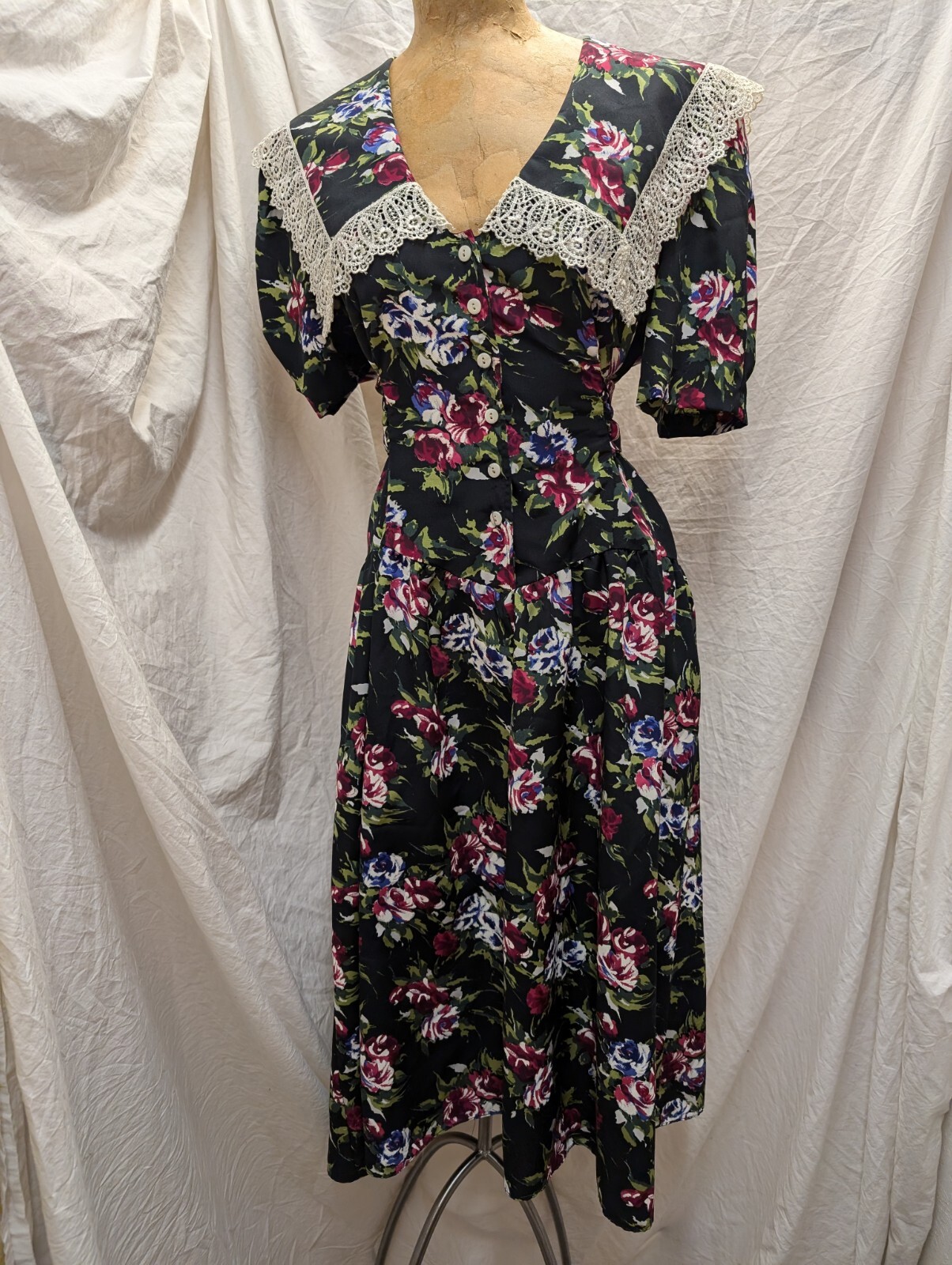 Vintage 80&rsquo;s Retro 40&rsquo;s Black Green Maroon Rayon Dress by Tina Barrie 14