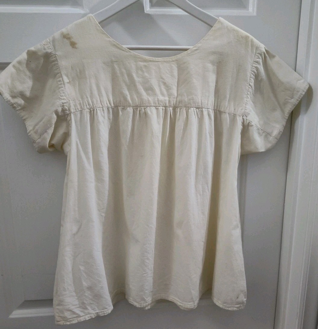 1970s Hand Embroidered Peasant Top Boho Floral Medium/Large Vintage Has Stains