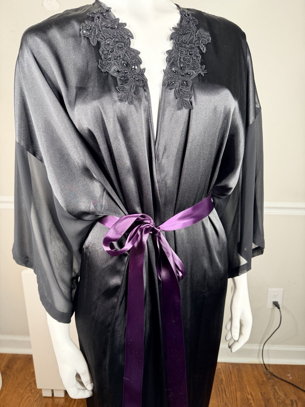 VTG beaded Expressions California Dynasty XL Kimono Style Robe Goth Black Satin