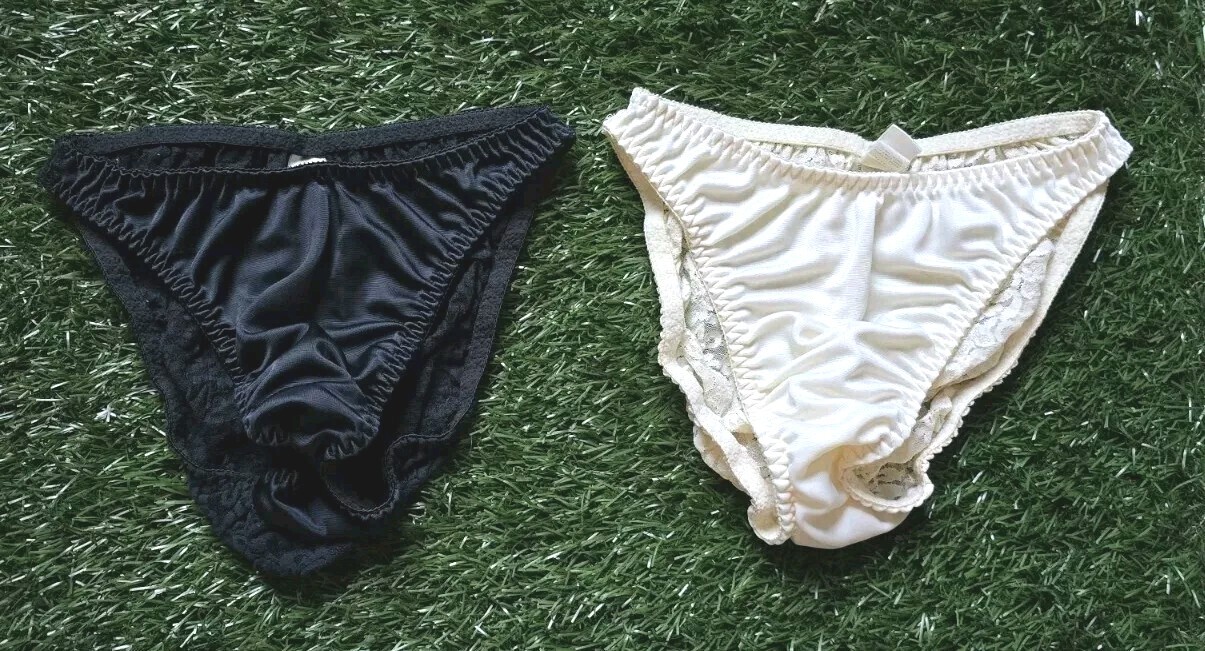 Vtg 1993 LOT OF 2 Victoria&rsquo;s Secret Second Skin Lace Back Bikini Panties Small