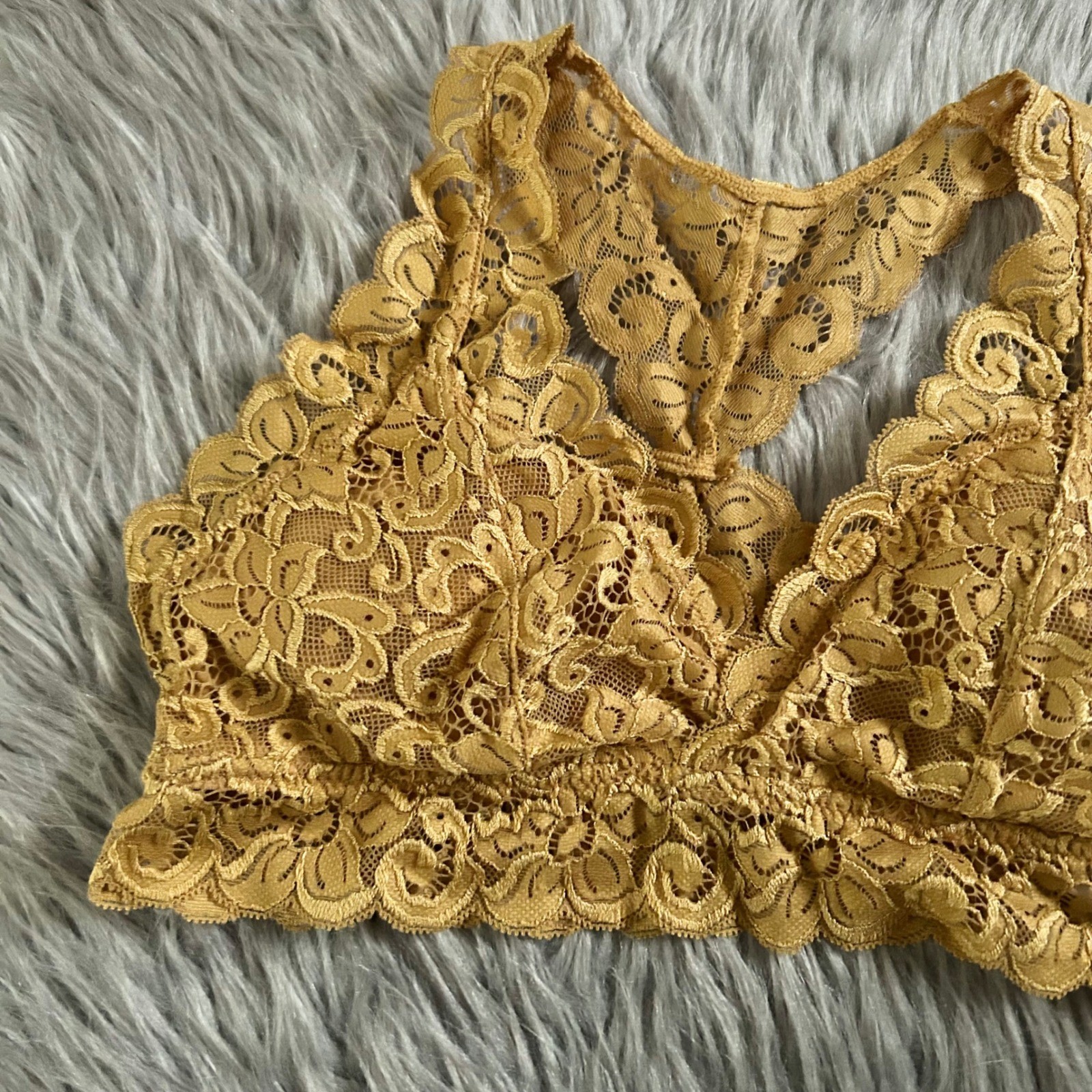 AERO Wireless Racerback Bralette Womens Size Medium Yellow Floral Lace Bra
