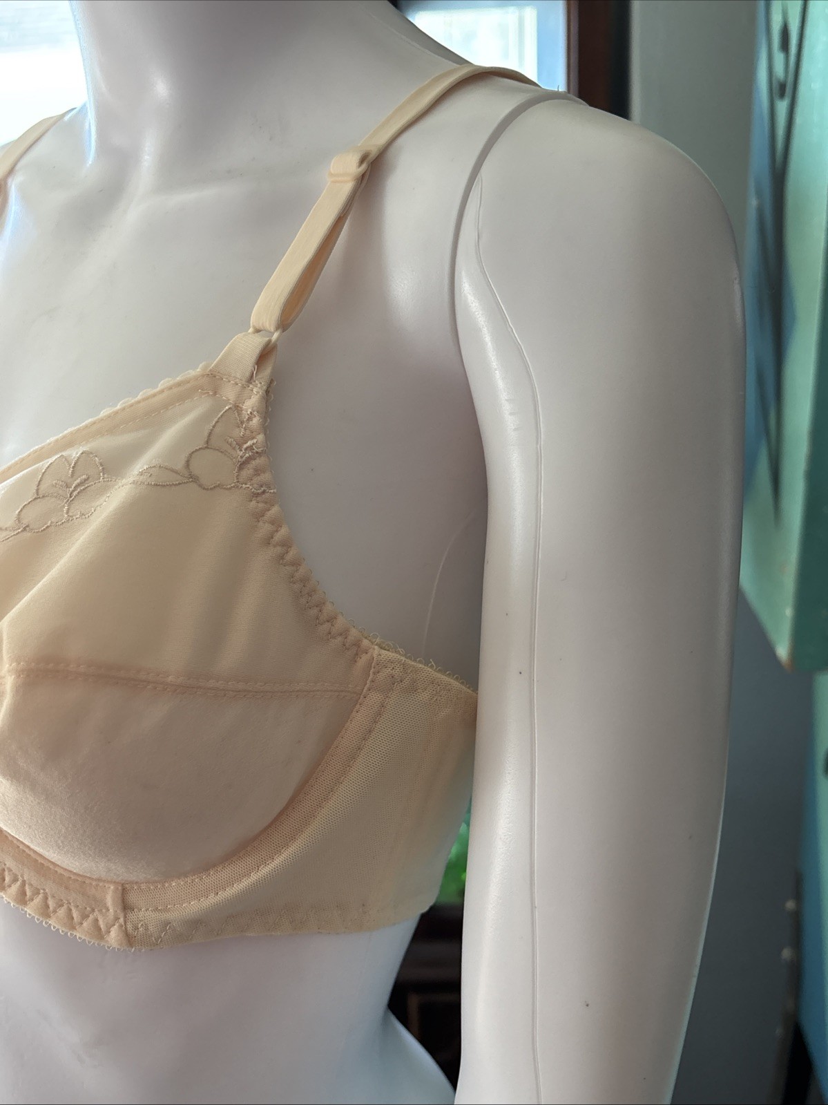 VTG Lingerie Bra BALI Union Made USA 36B Ivory Everyday Underwire EUC