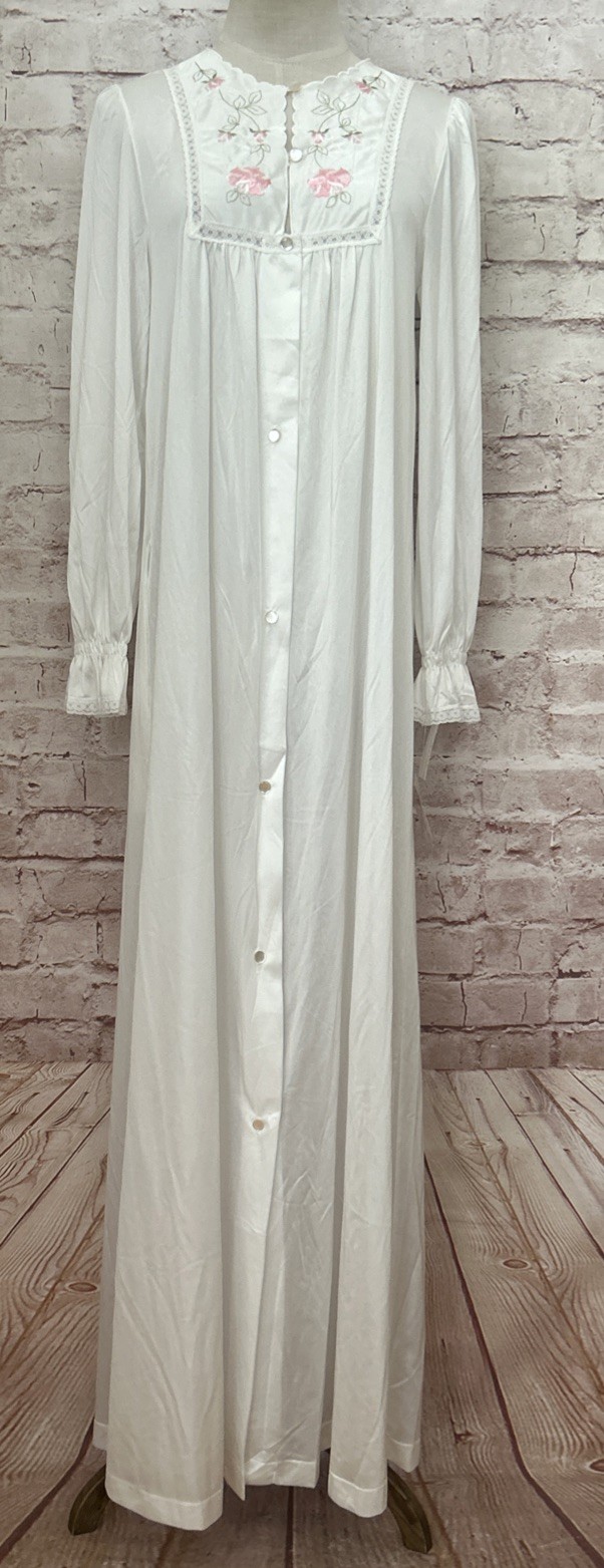 VTG Gilead White Nylon Full-Length Robe Embroidered Womens Petite Button Front
