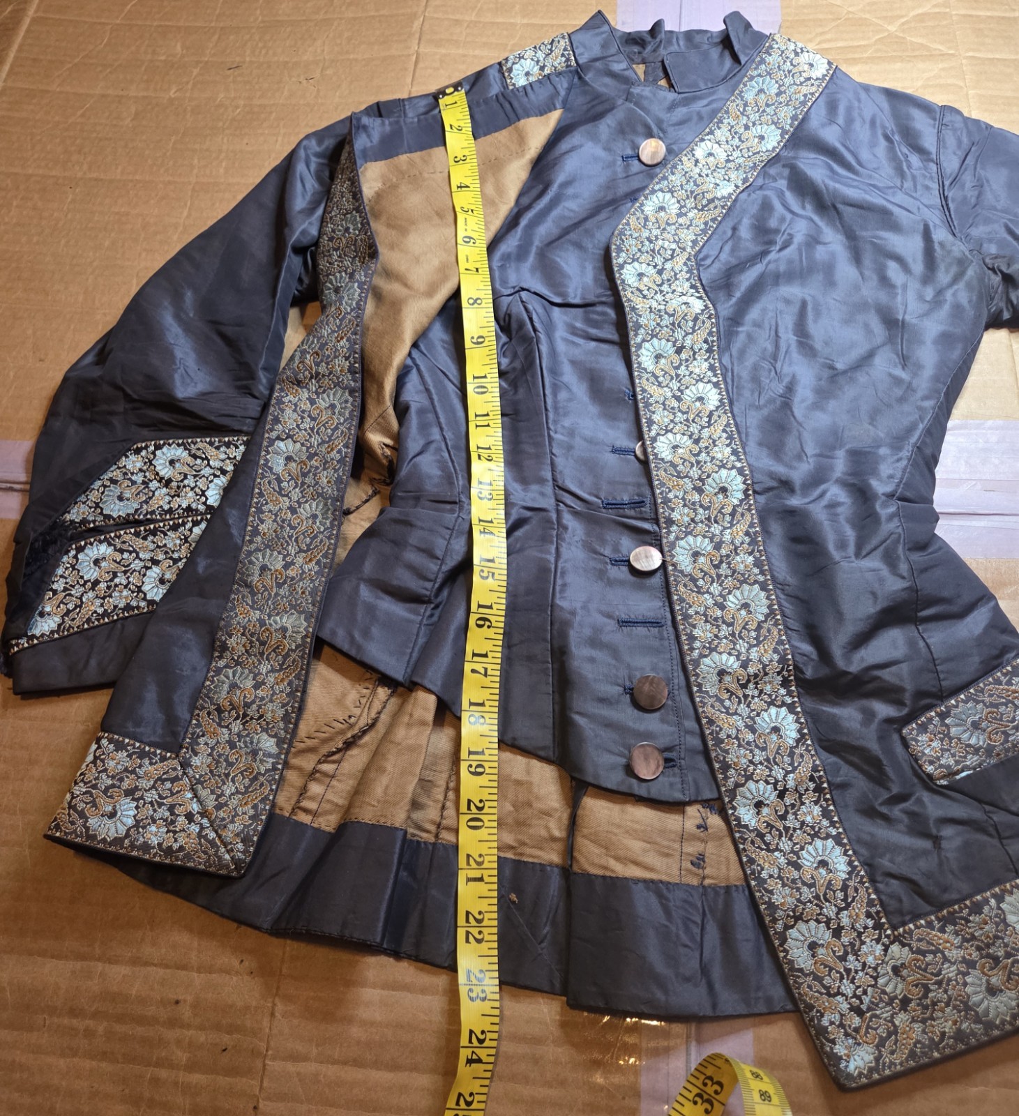 Lavender 1860s Victorian Silk/Taffeta w/ Brocade Trim Afternoon Dress