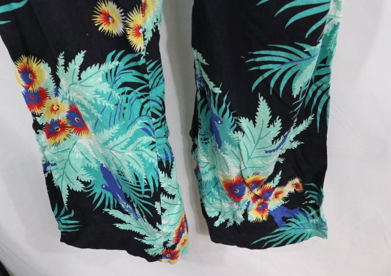 Vtg Young Edwardian By Arpeja Bombshell Hawaiian Print Jumpsuit Sz XS Pinup VLV
