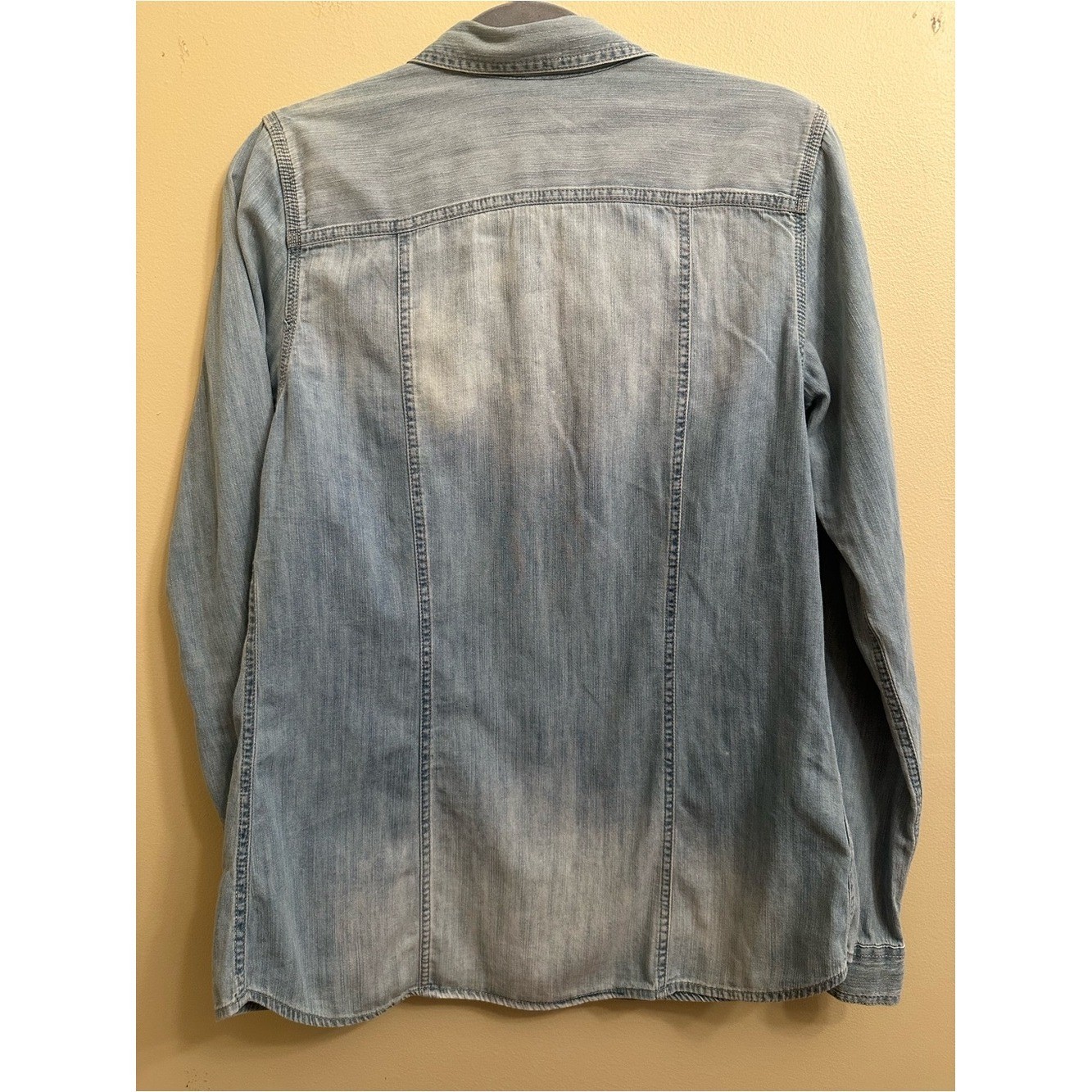 Eddie Bauer Shaped Fit Chambray Snap Button Shirt Women&rsquo;s Medium Tall Weste 1155